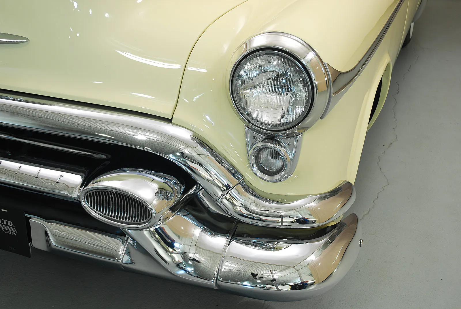 1953 Oldsmobile Ninety-Eight 2dr Holiday Coupe Courtesy of Hyman Ltd.