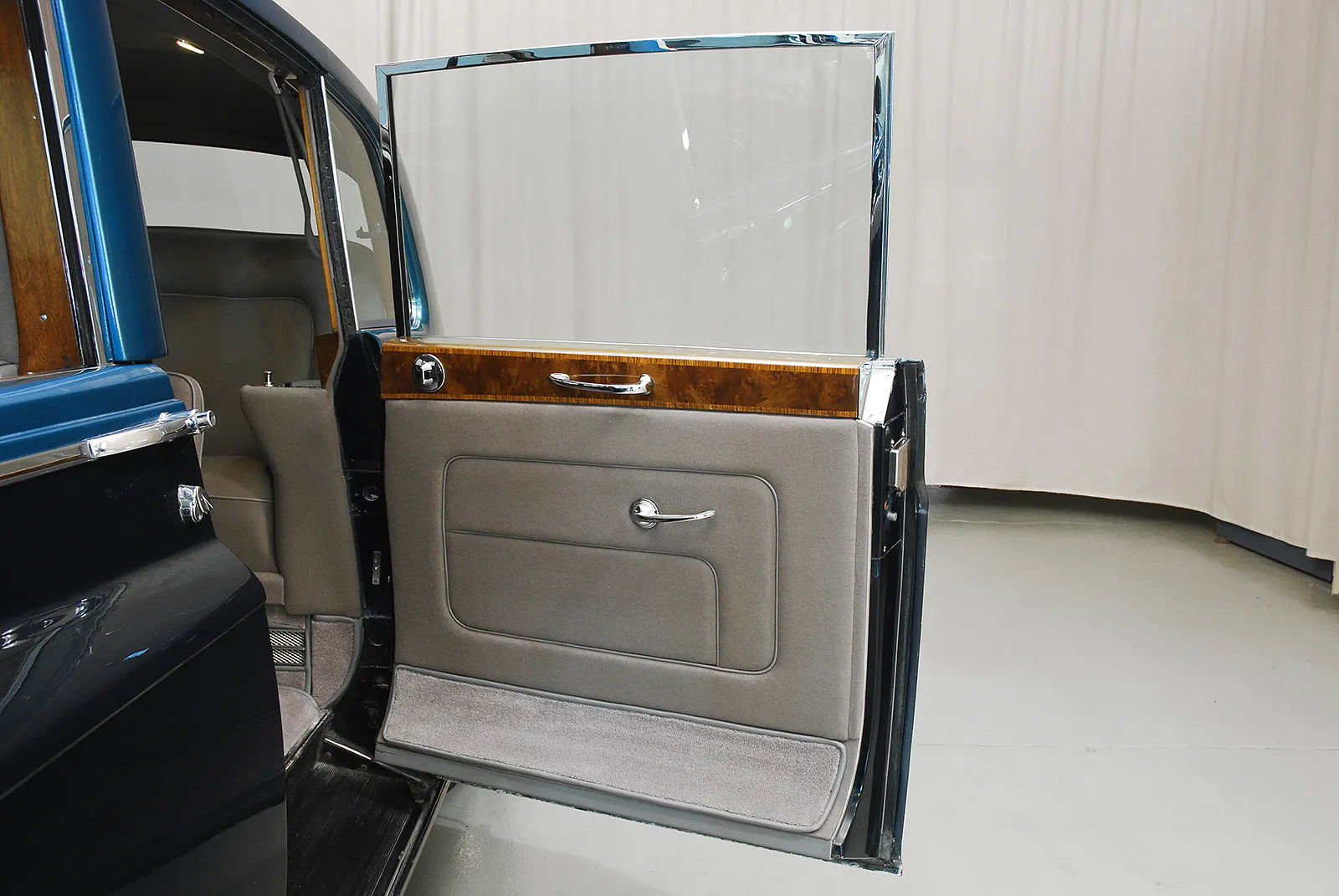 1962 Rolls-Royce Phantom V Mulliner Park Ward 4dr Limousine Courtesy of Hyman Ltd.