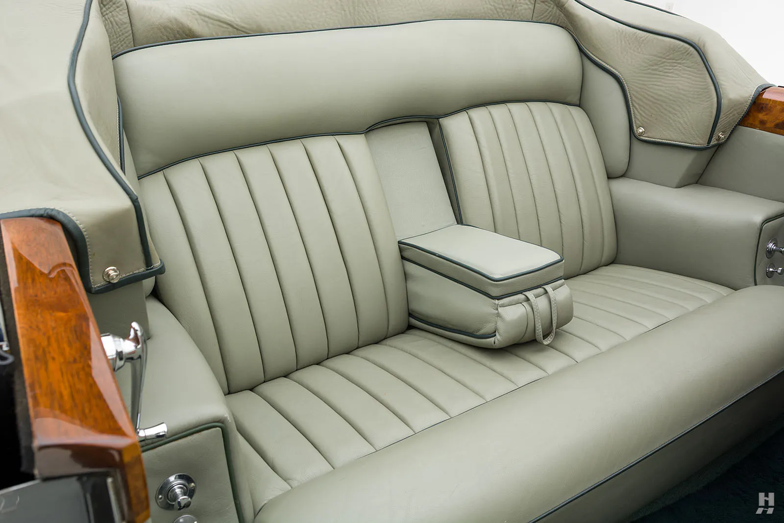 1961 Bentley S2 Coachbuilt 2dr Drophead Coupe Courtesy of Hyman Ltd.