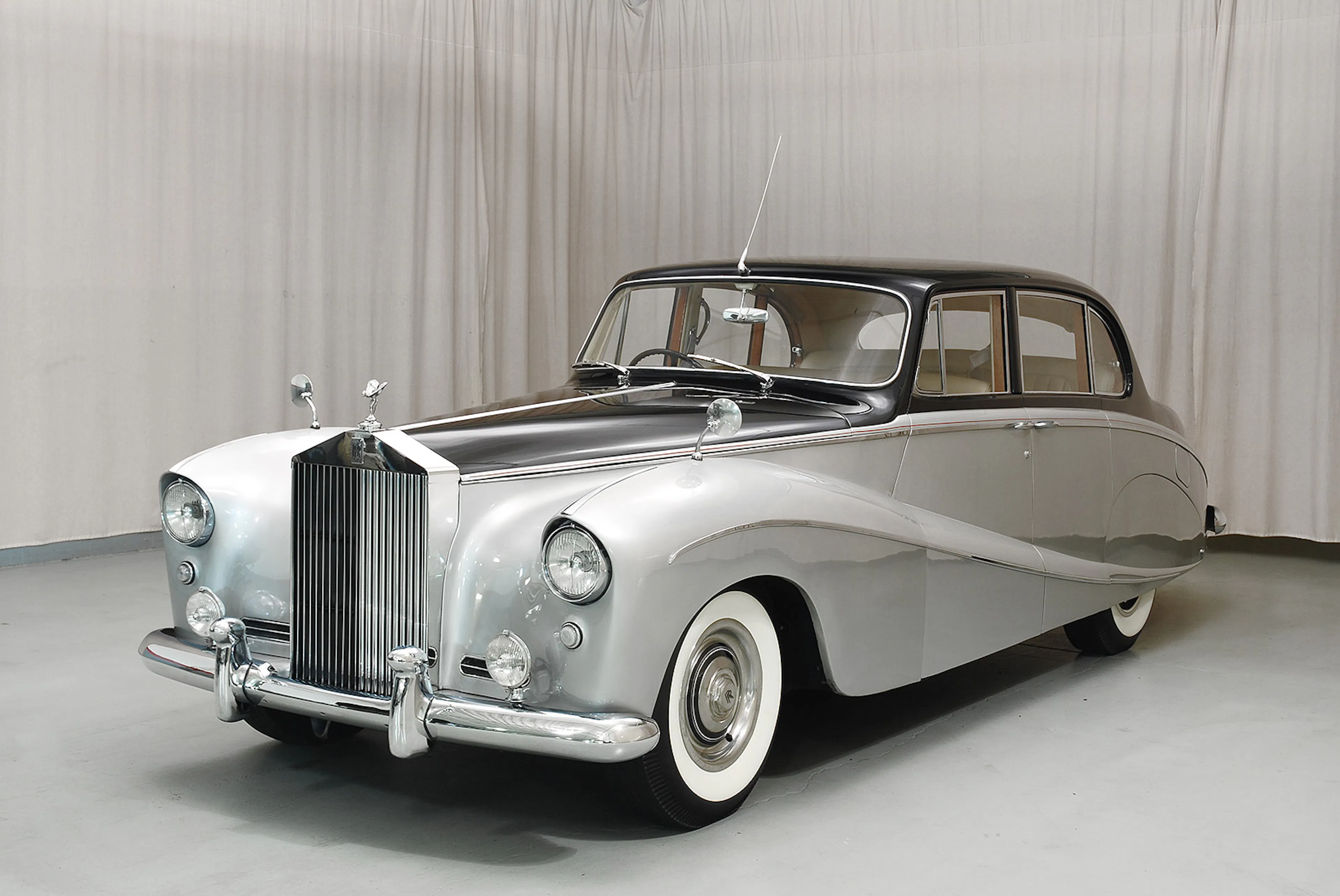 1955 Rolls-Royce Silver Cloud I Hooper Empress Saloon 4dr Sedan Courtesy of Hyman Ltd.