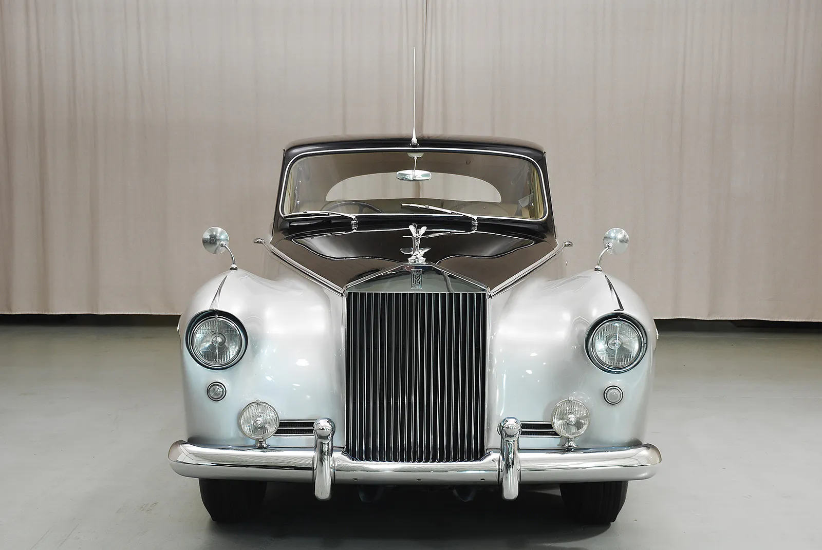 1955 Rolls-Royce Silver Cloud I Hooper Empress Saloon 4dr Sedan Courtesy of Hyman Ltd.