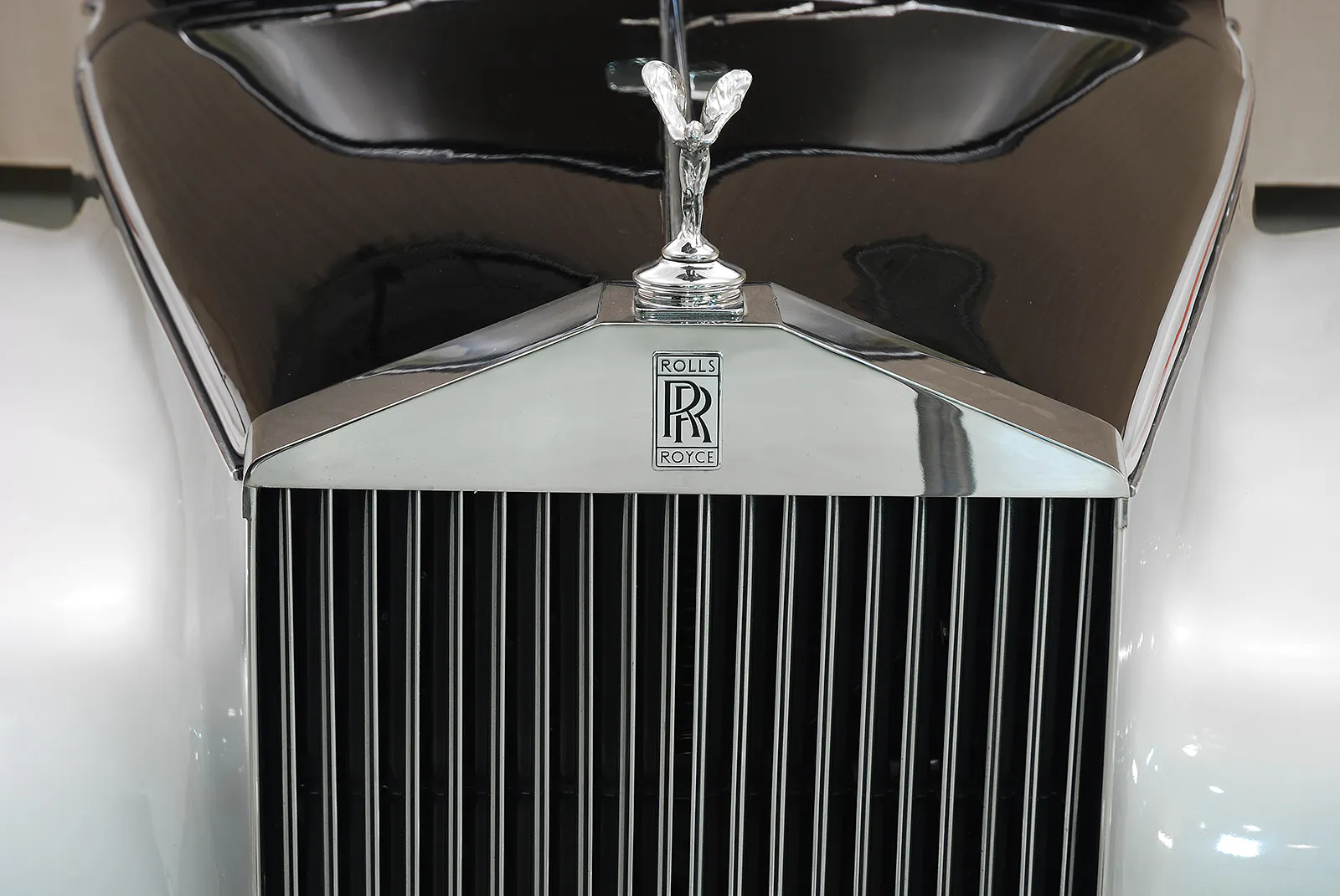 1955 Rolls-Royce Silver Cloud I Hooper Empress Saloon 4dr Sedan Courtesy of Hyman Ltd.