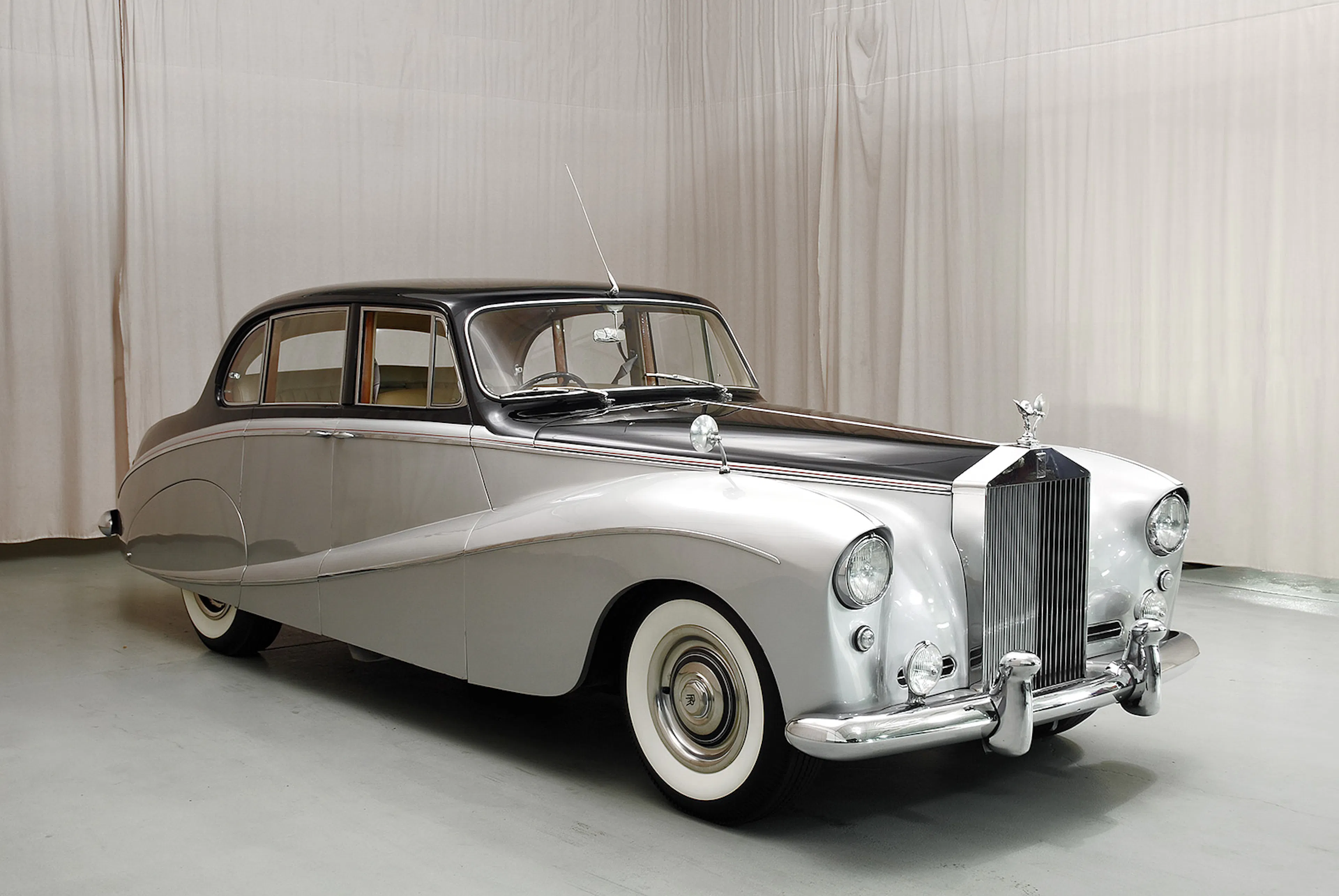 1955 Rolls-Royce Silver Cloud I Hooper Empress Saloon 4dr Sedan Courtesy of Hyman Ltd.