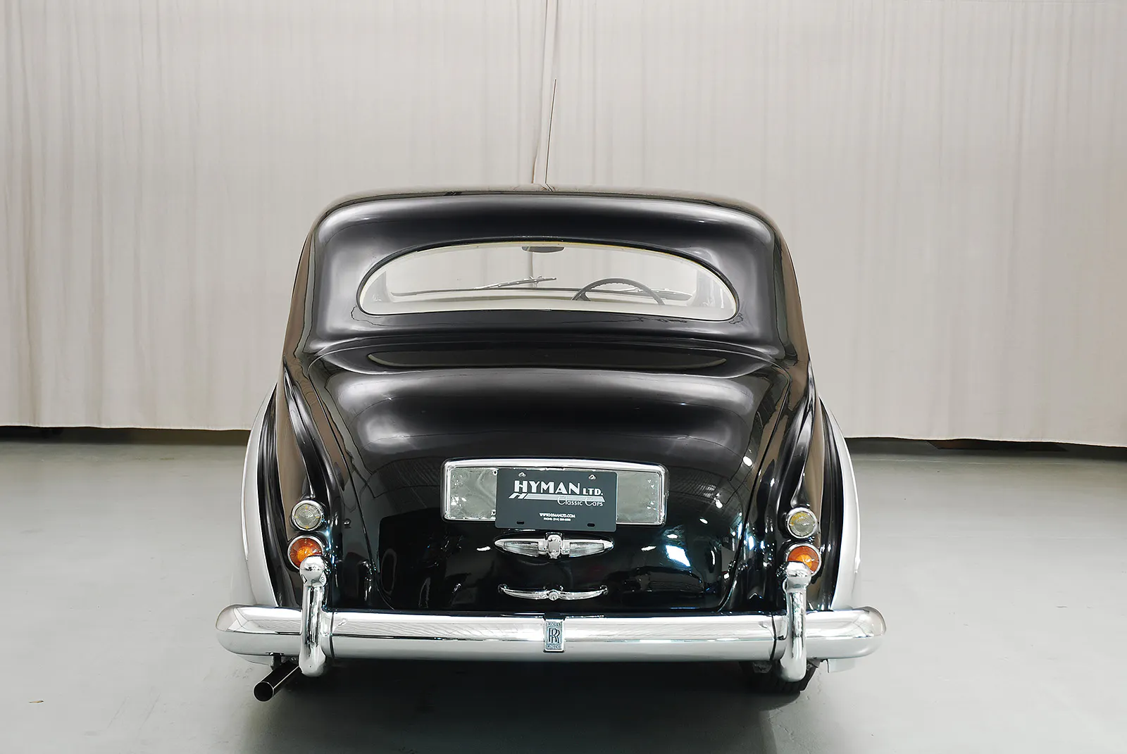 1955 Rolls-Royce Silver Cloud I Hooper Empress Saloon 4dr Sedan Courtesy of Hyman Ltd.