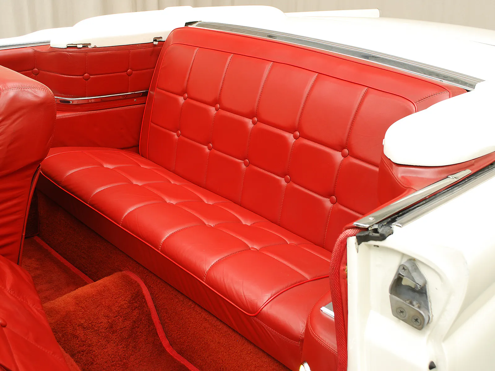 1960 Lincoln Continental Mk V 2dr Convertible Courtesy of Hyman Ltd.