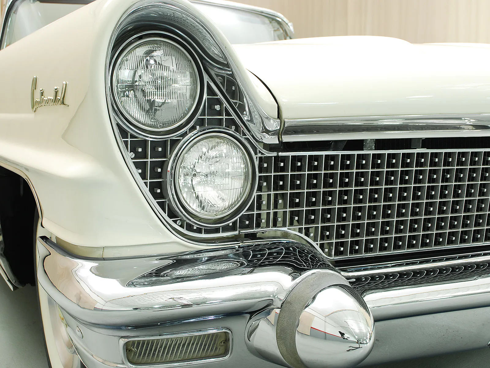 1960 Lincoln Continental Mk V 2dr Convertible Courtesy of Hyman Ltd.