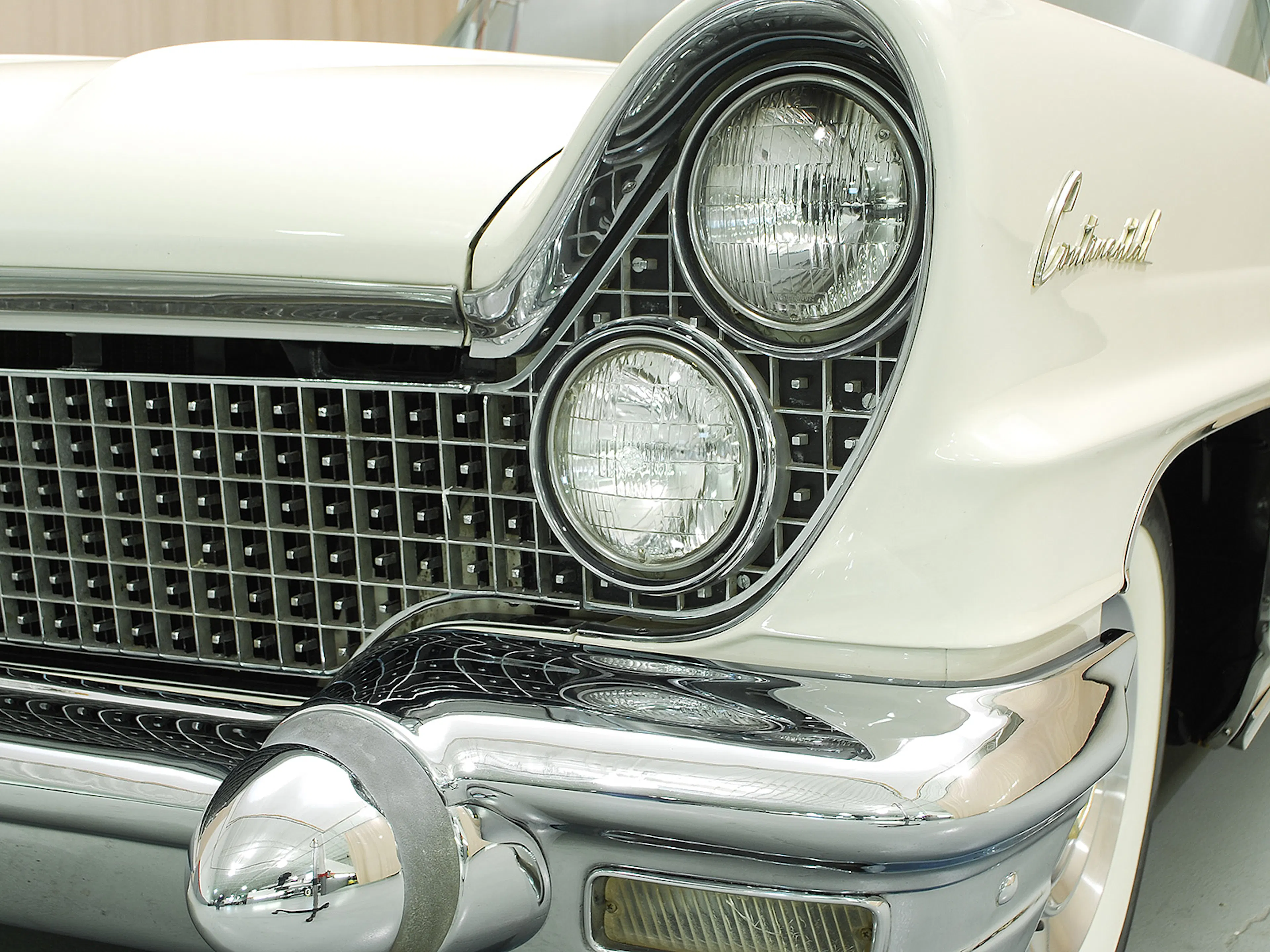 1960 Lincoln Continental Mk V 2dr Convertible Courtesy of Hyman Ltd.