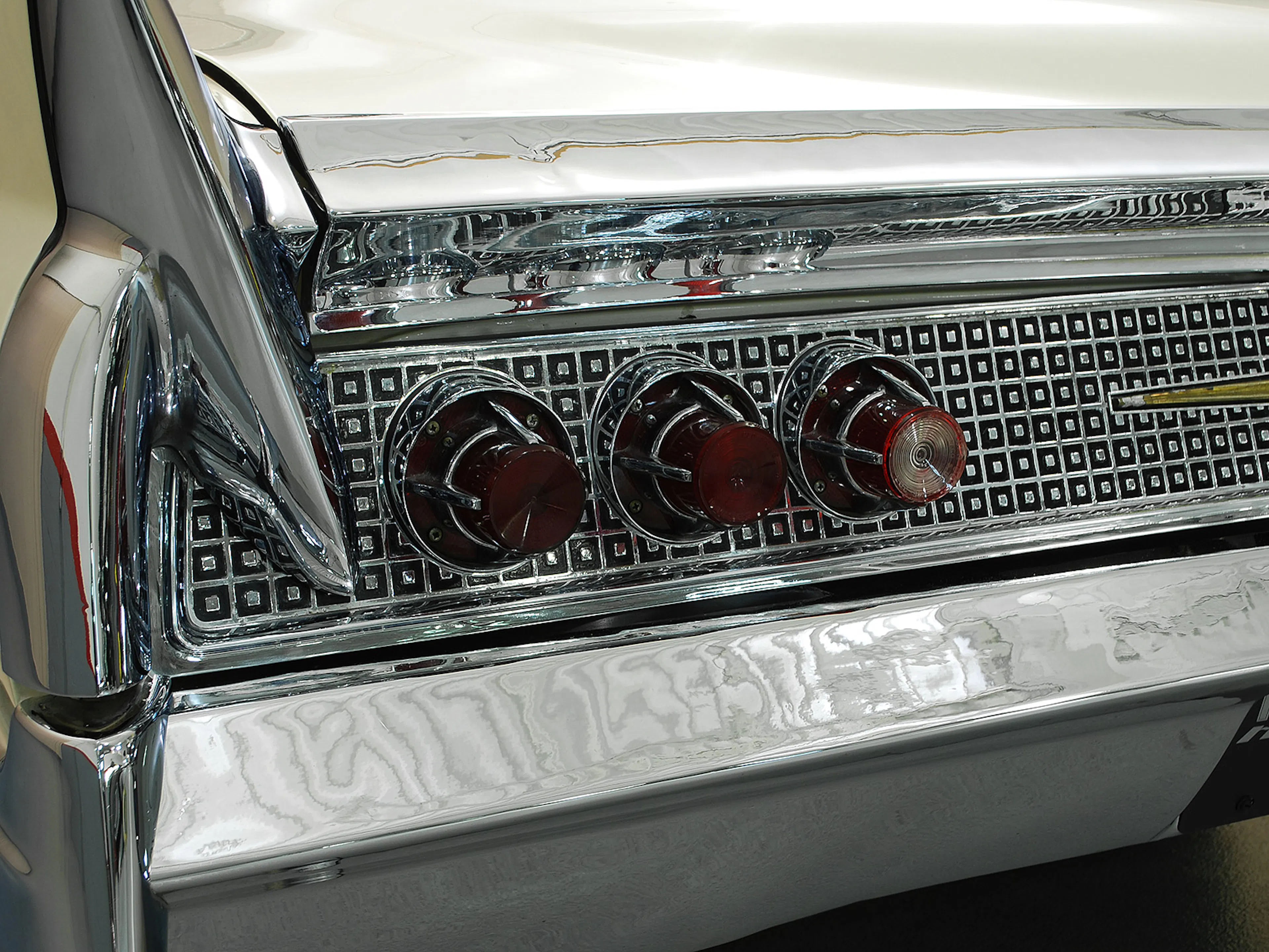 1960 Lincoln Continental Mk V 2dr Convertible Courtesy of Hyman Ltd.