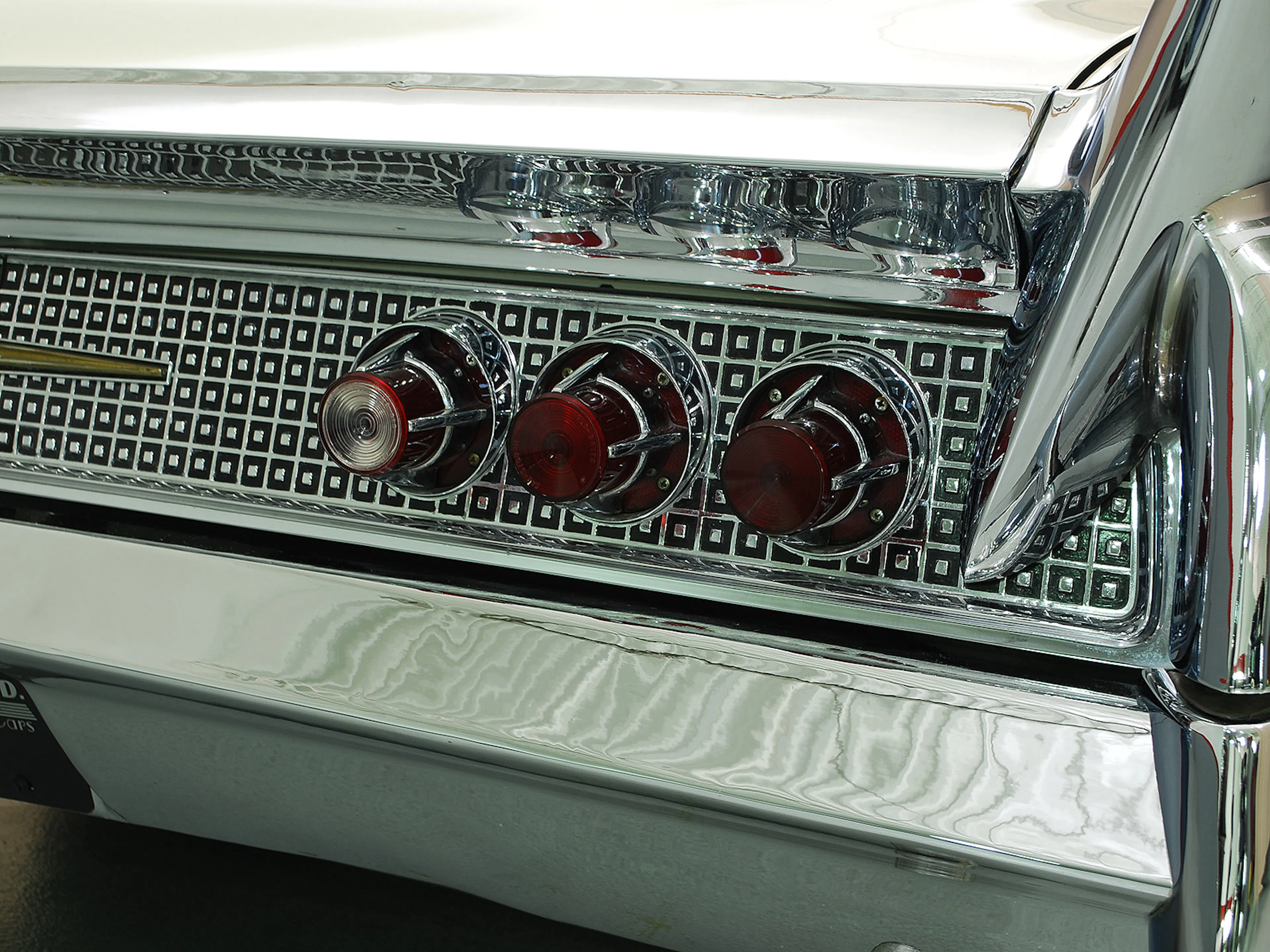 1960 Lincoln Continental Mk V 2dr Convertible Courtesy of Hyman Ltd.