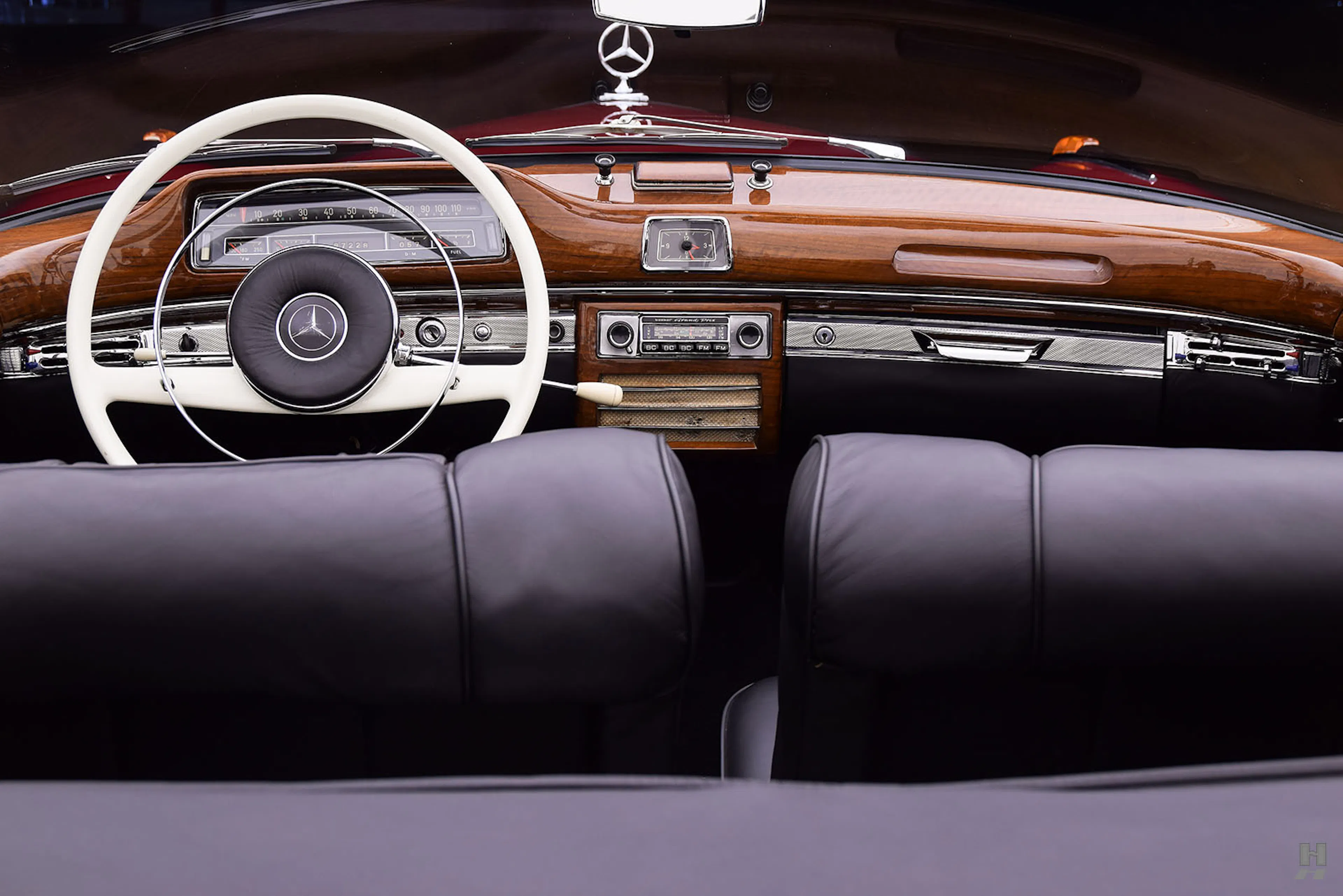 1960 Mercedes-Benz 220SEb 2dr Convertible Courtesy of Hyman Ltd.