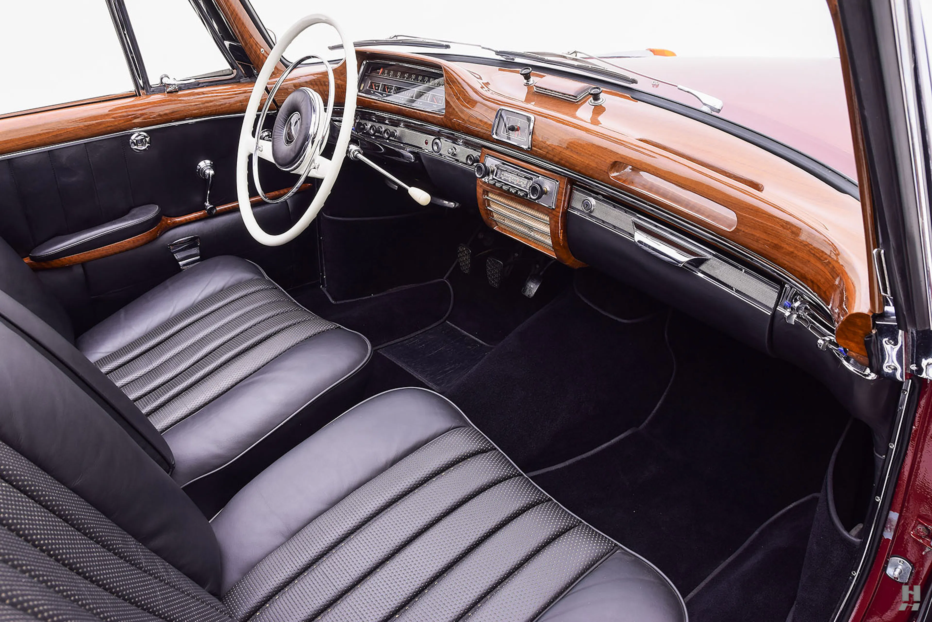1960 Mercedes-Benz 220SEb 2dr Convertible Courtesy of Hyman Ltd.