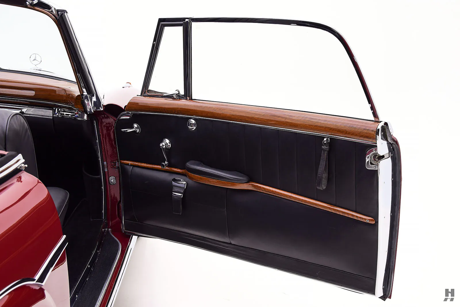 1960 Mercedes-Benz 220SEb 2dr Convertible Courtesy of Hyman Ltd.