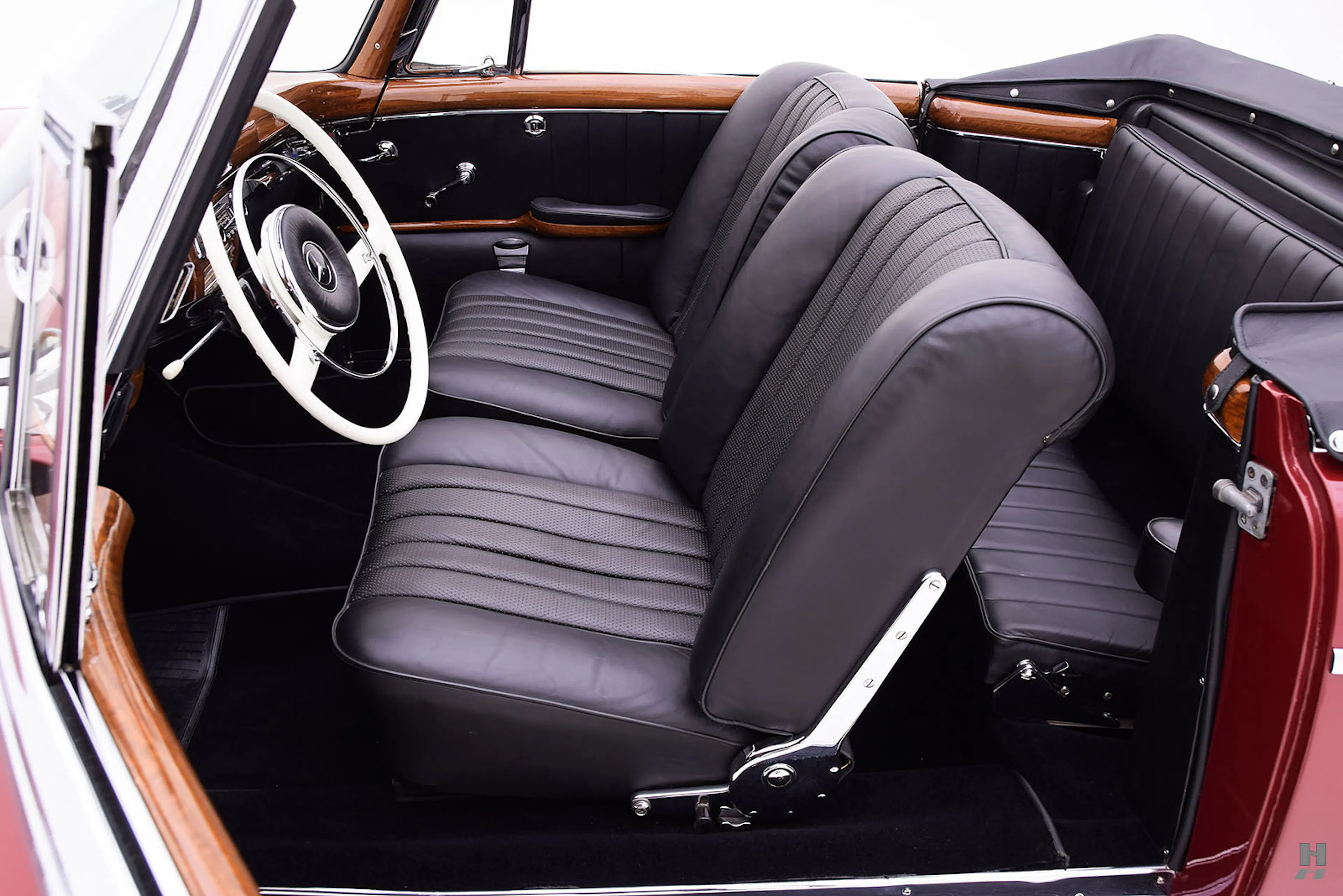 1960 Mercedes-Benz 220SEb 2dr Convertible Courtesy of Hyman Ltd.