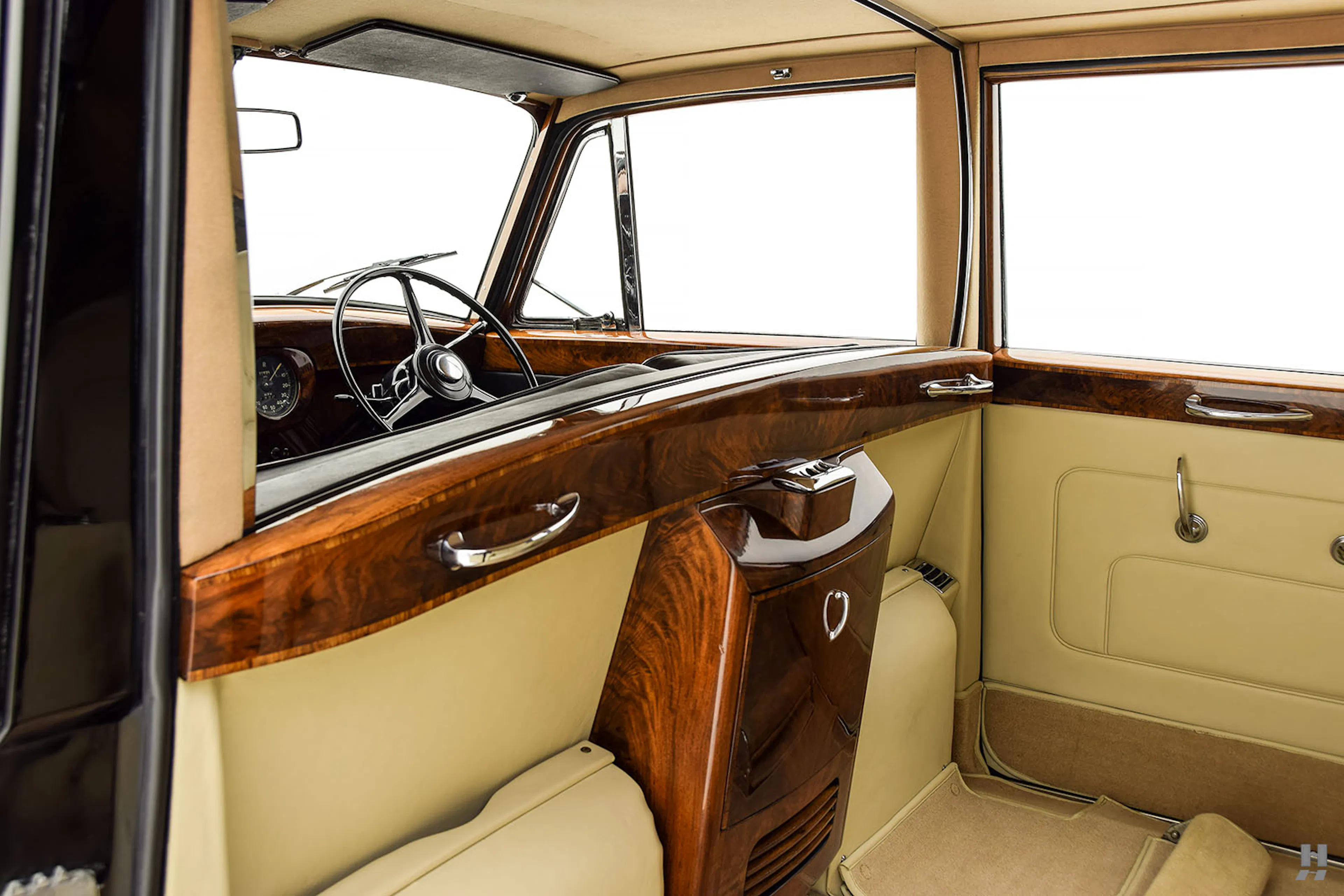 1960 Rolls-Royce Phantom V Park Ward 4dr Limousine Courtesy of Hyman Ltd.