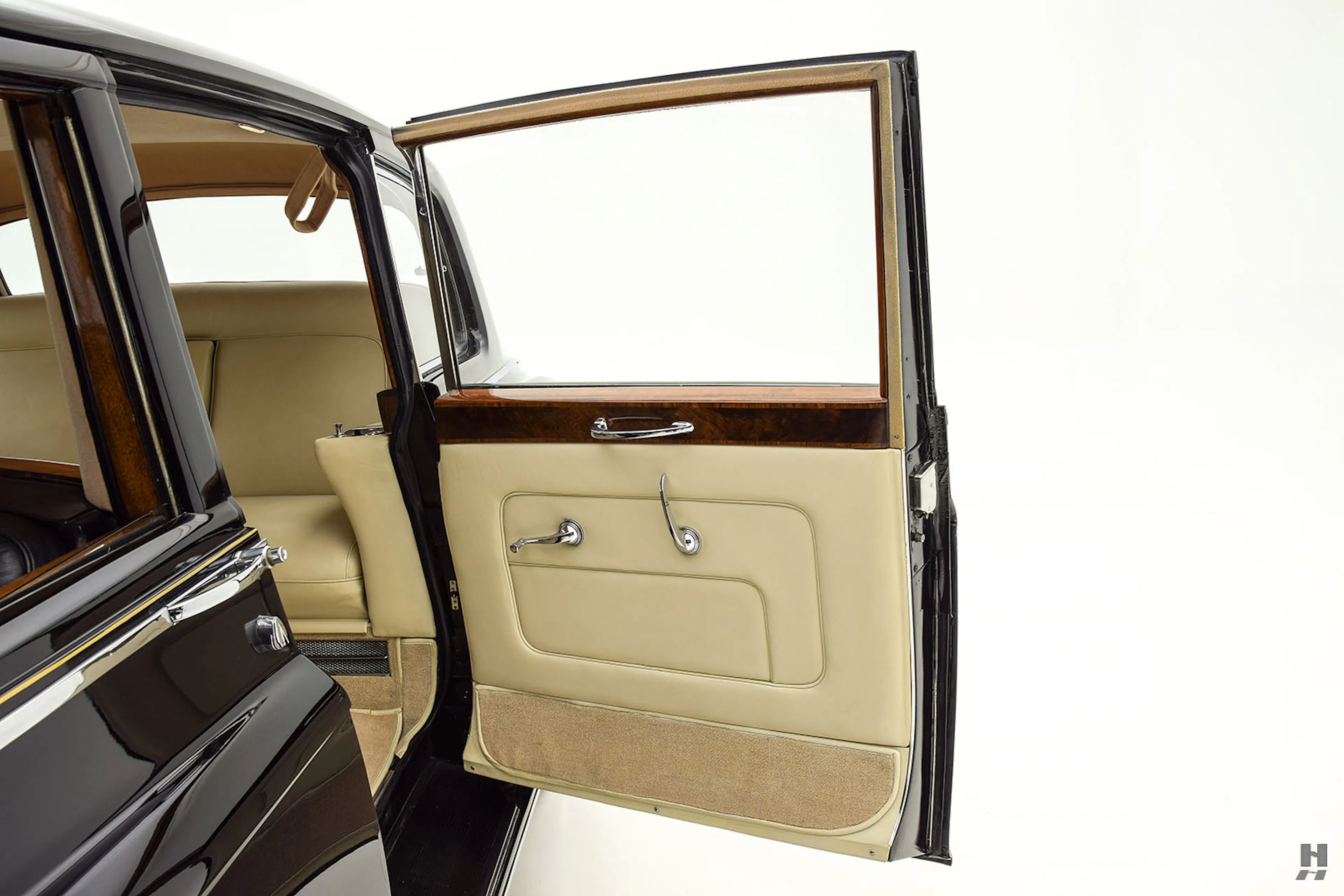1960 Rolls-Royce Phantom V Park Ward 4dr Limousine Courtesy of Hyman Ltd.