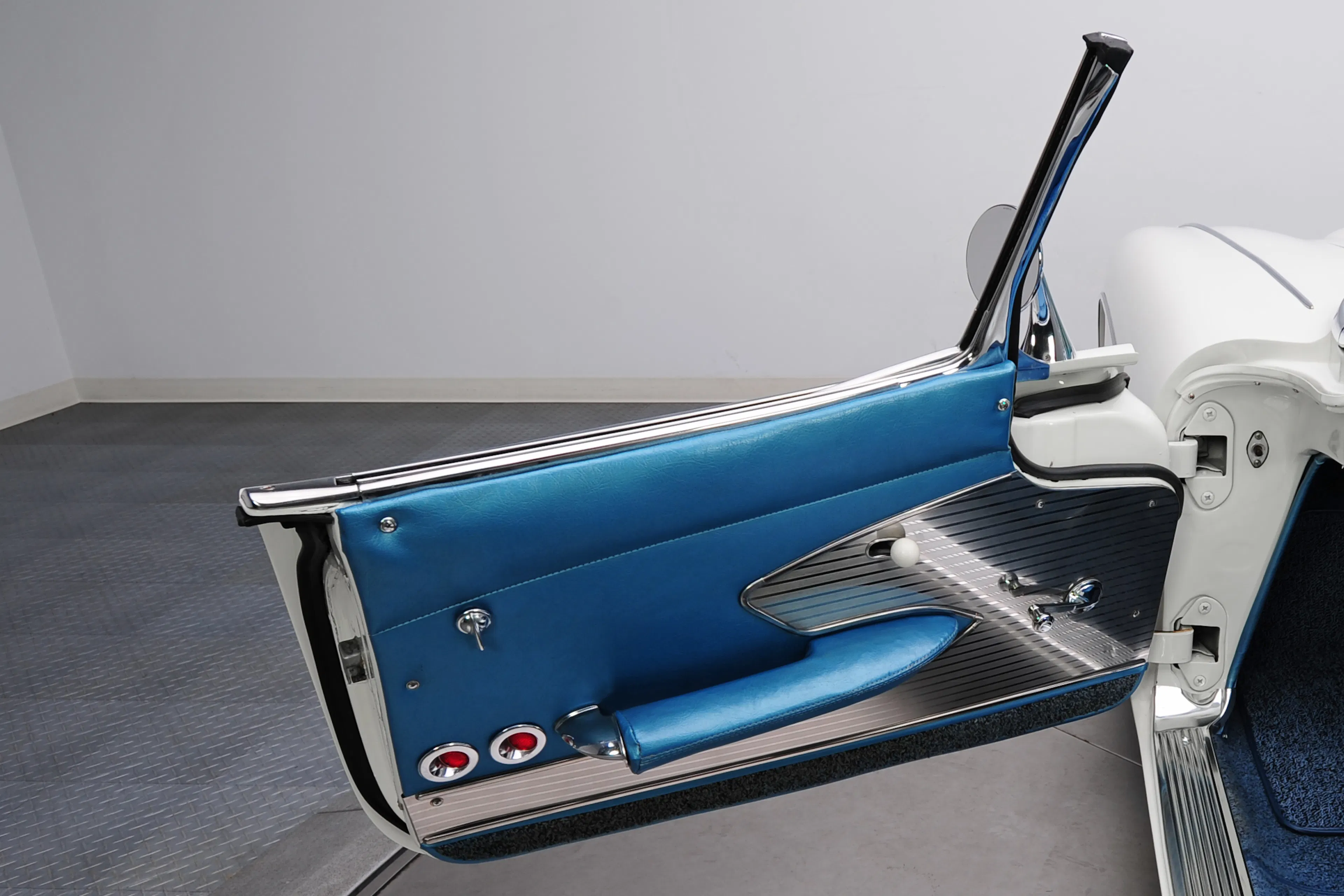 1961 Chevrolet Corvette 2dr Convertible Courtesy of RK Motors