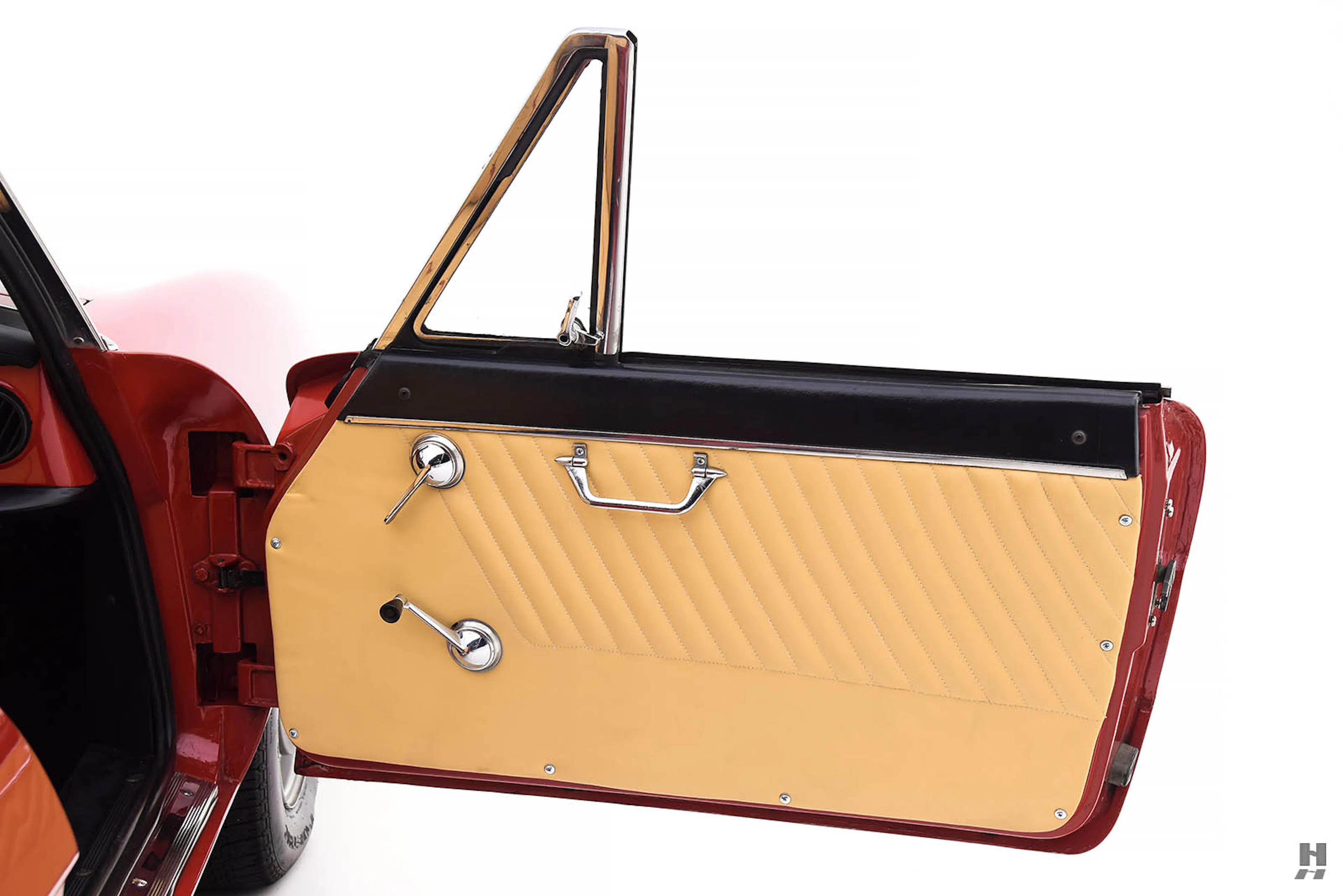 1966 Alfa Romeo Giulia Duetto Spider 2dr Convertible Courtesy of Hyman Ltd.