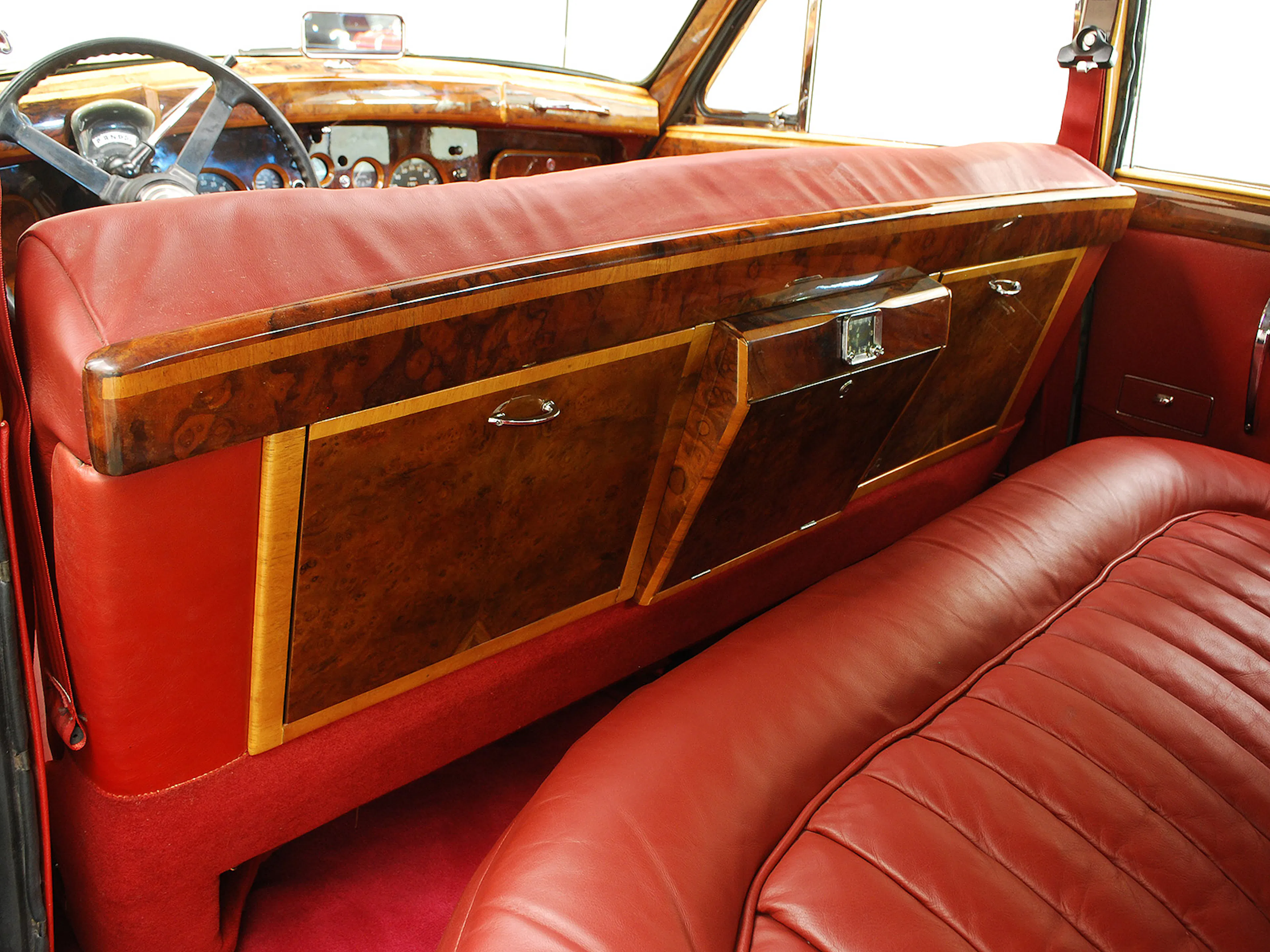 1961 Jaguar Mark IX 4dr Sedan Courtesy of Hyman Ltd.