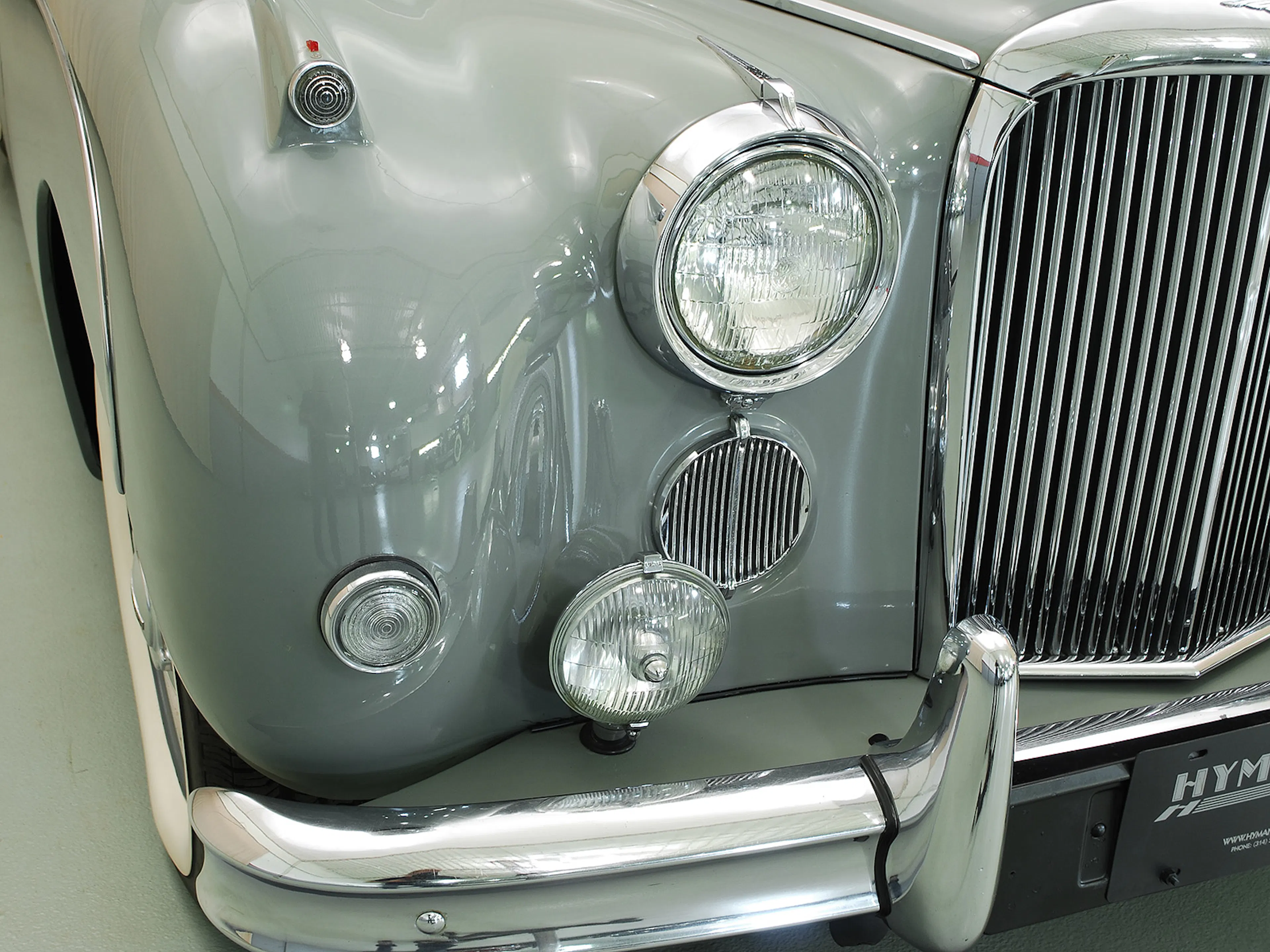1961 Jaguar Mark IX 4dr Sedan Courtesy of Hyman Ltd.