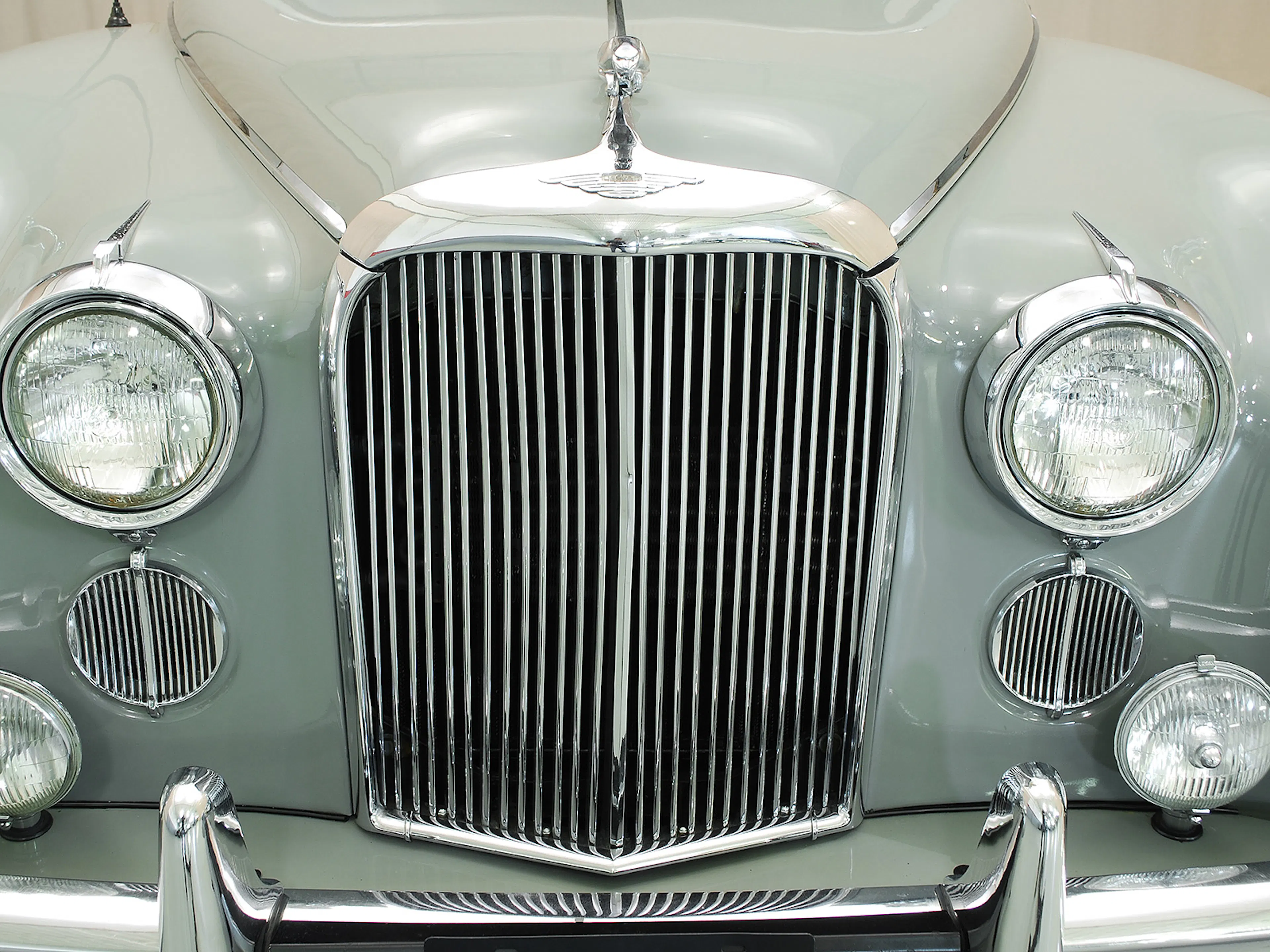 1961 Jaguar Mark IX 4dr Sedan Courtesy of Hyman Ltd.