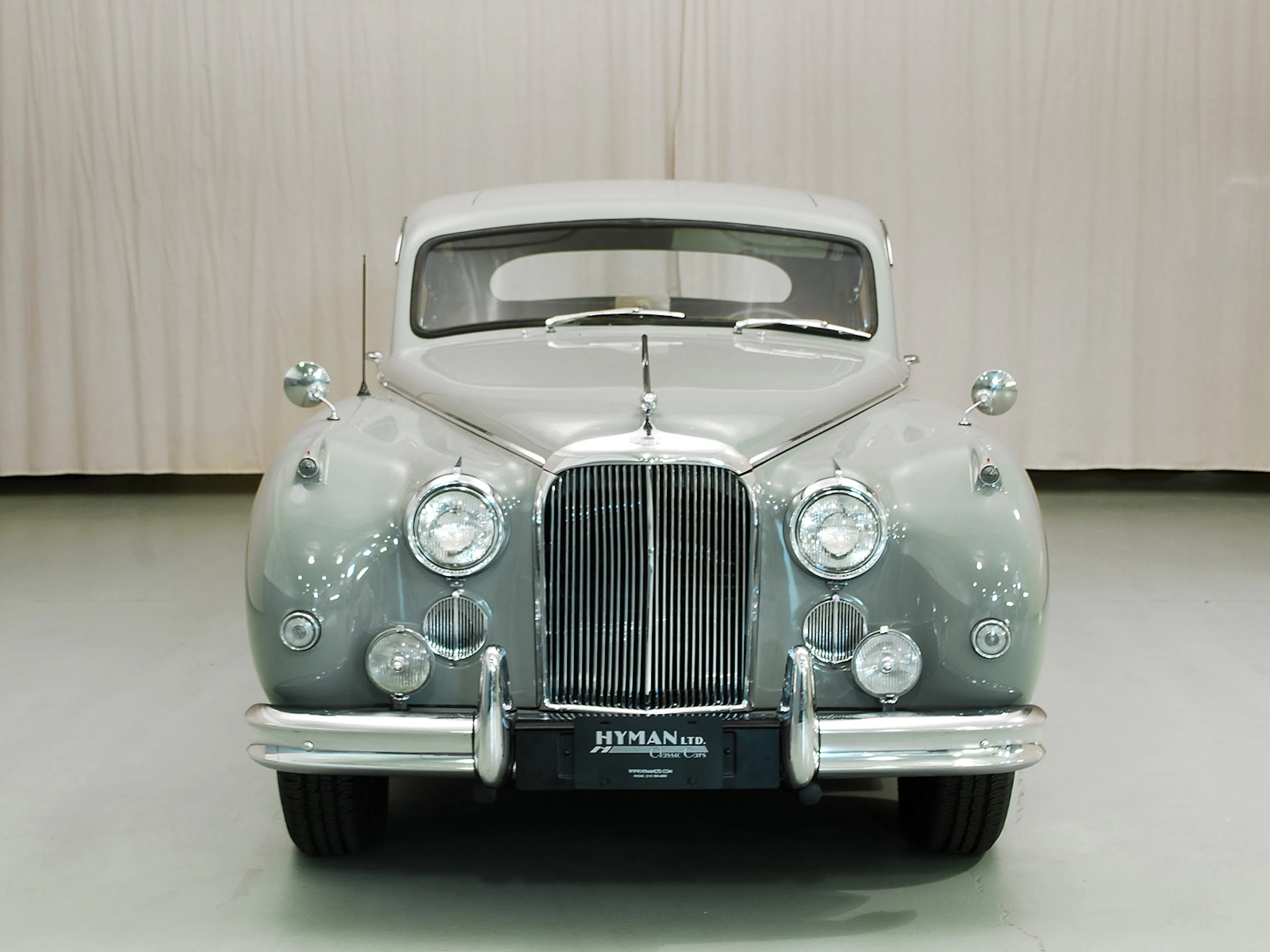 1961 Jaguar Mark IX 4dr Sedan Courtesy of Hyman Ltd.