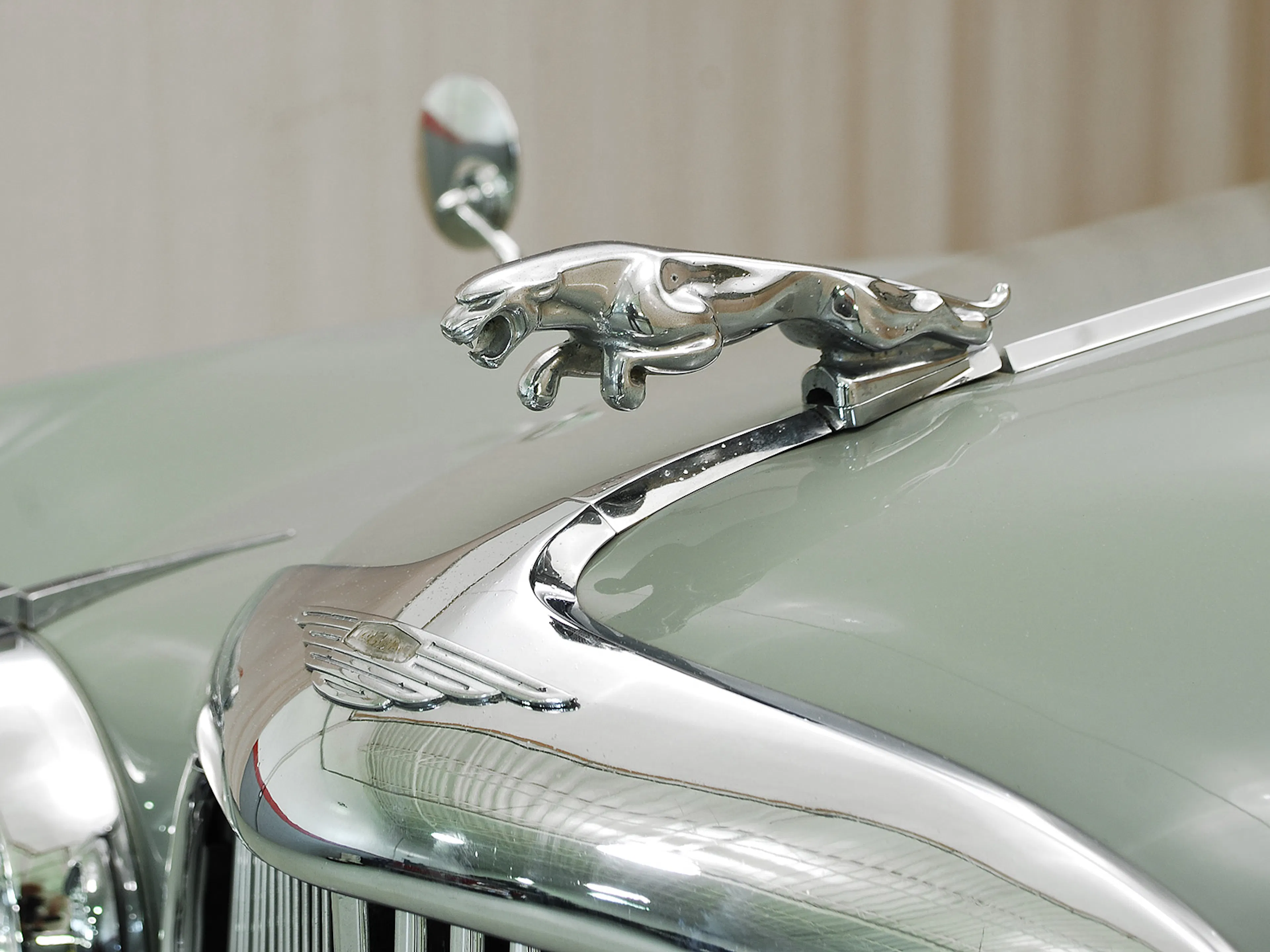 1961 Jaguar Mark IX 4dr Sedan Courtesy of Hyman Ltd.