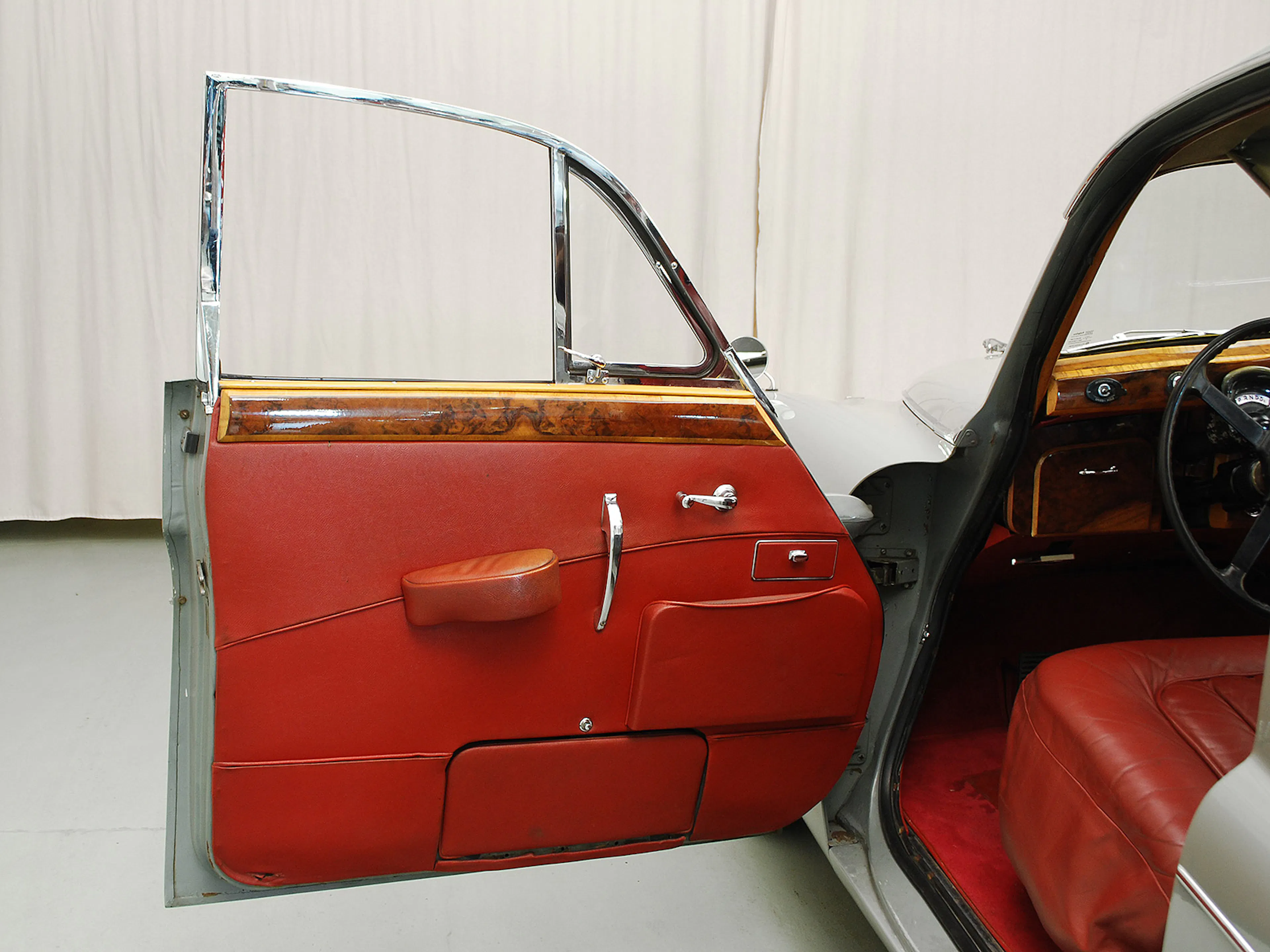 1961 Jaguar Mark IX 4dr Sedan Courtesy of Hyman Ltd.