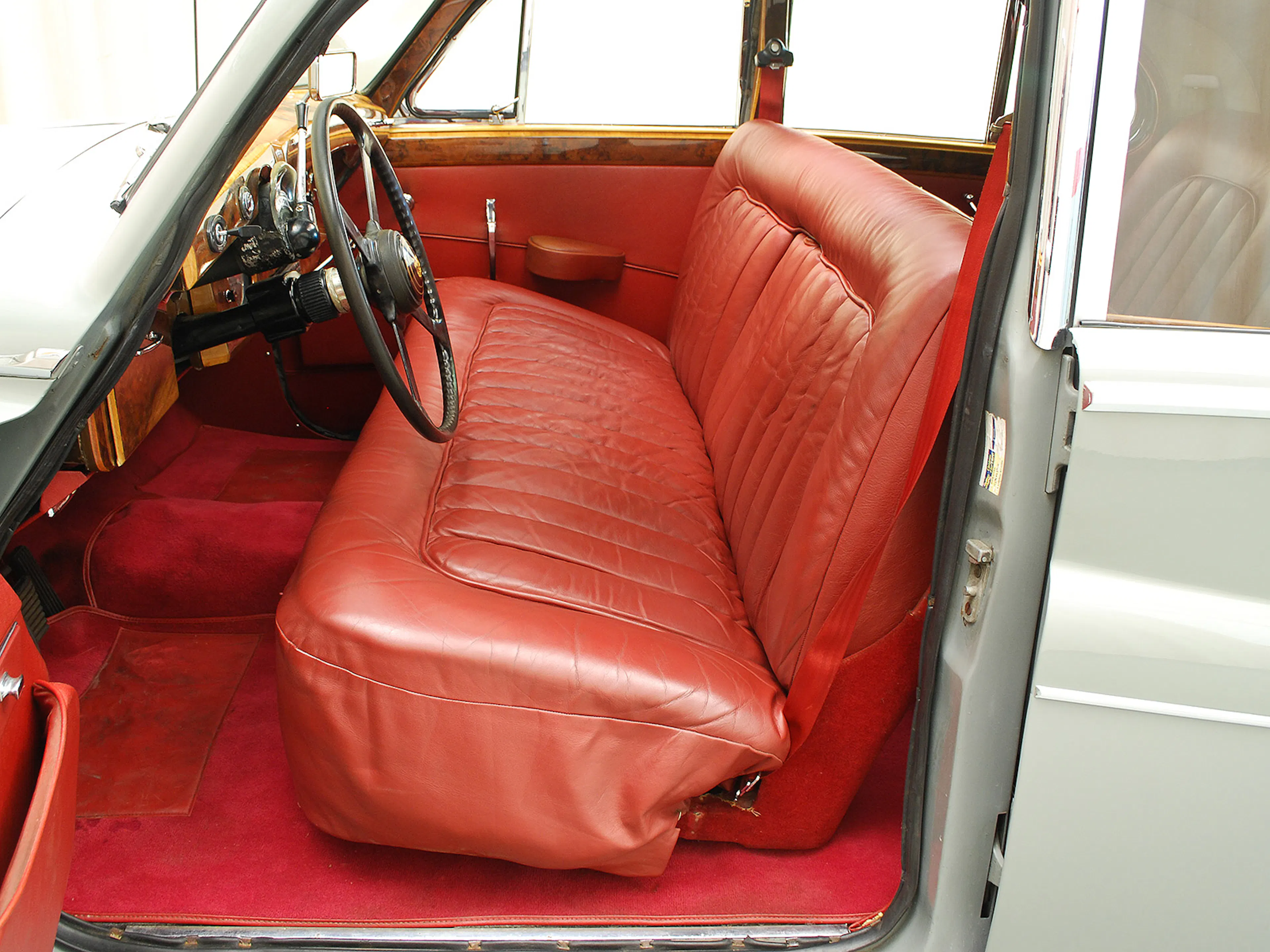 1961 Jaguar Mark IX 4dr Sedan Courtesy of Hyman Ltd.