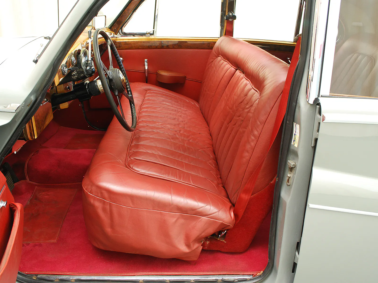 1961 Jaguar Mark IX 4dr Sedan Courtesy of Hyman Ltd.