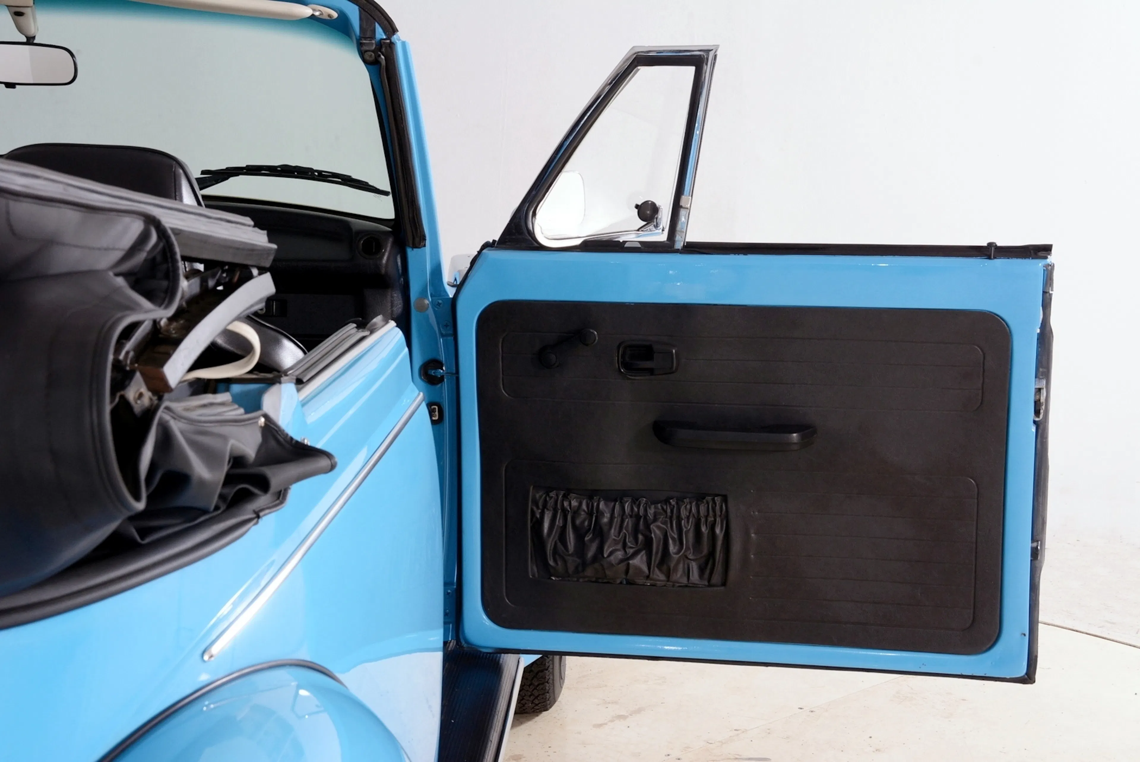 1976 Volkswagen Super Beetle 2dr Convertible Courtesy of Volo