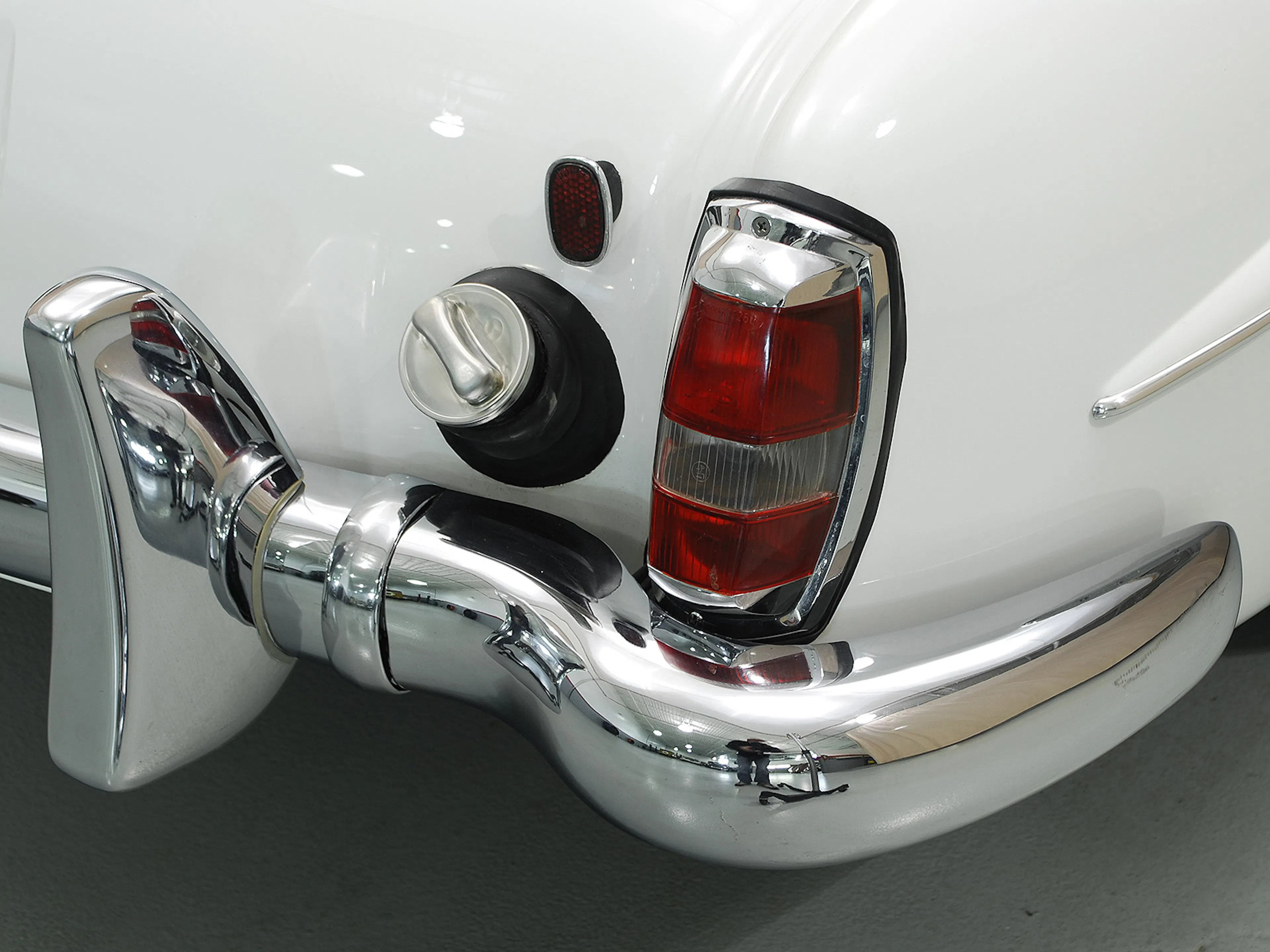 1963 Mercedes-Benz 190SL 2dr Convertible Courtesy of Hyman Ltd.