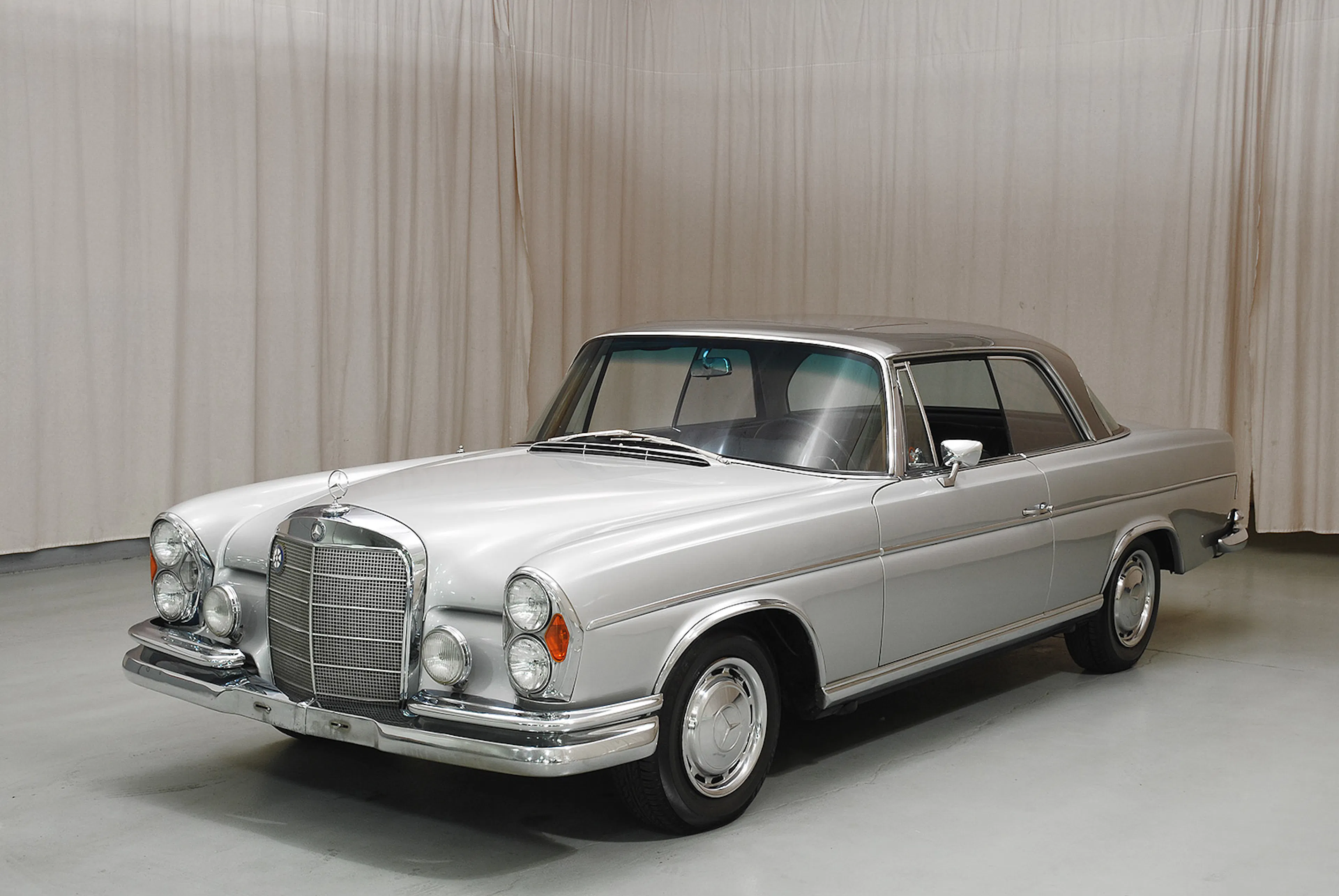 1963 Mercedes-Benz 220SEb 2dr Coupe Courtesy of Hyman Ltd.