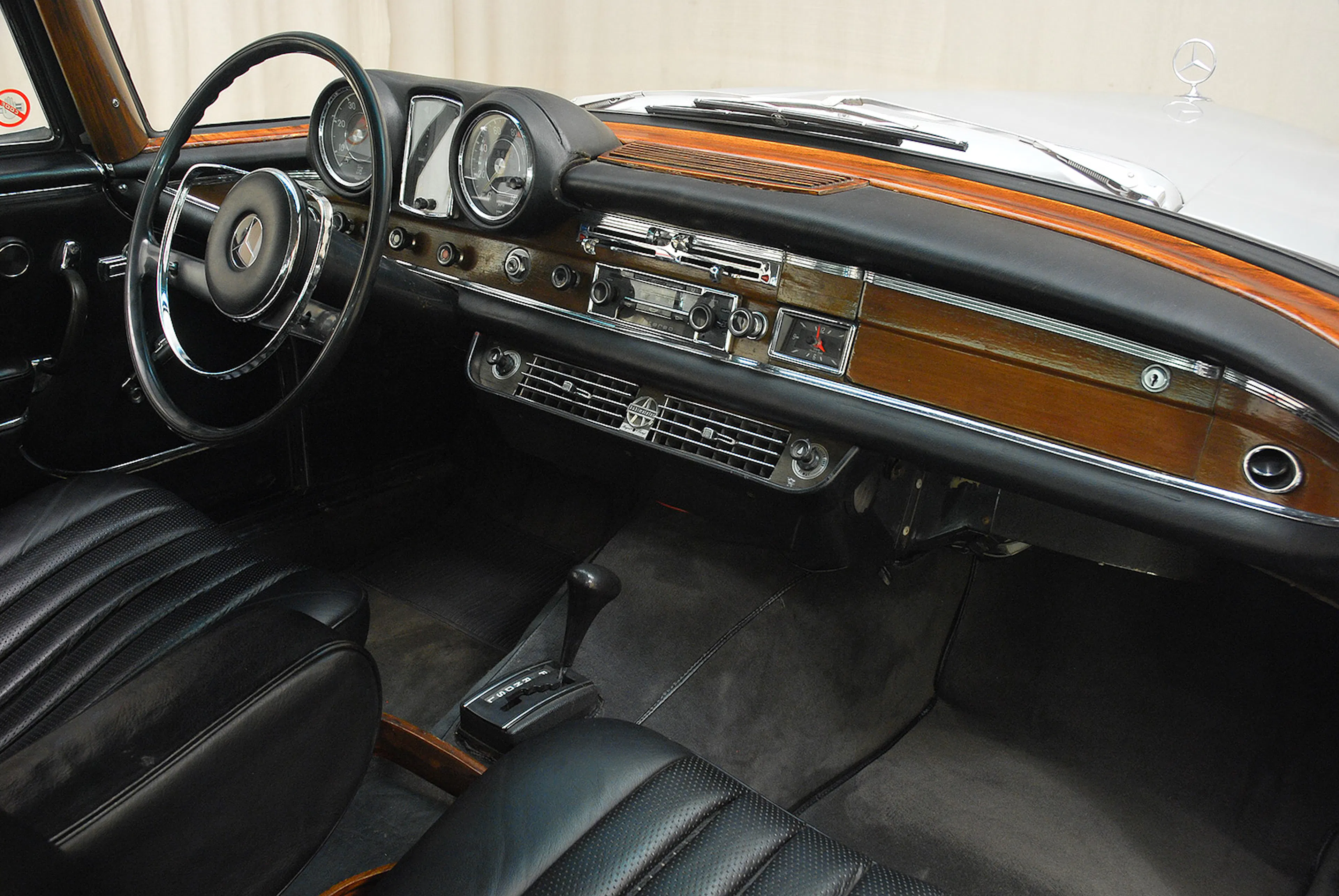 1963 Mercedes-Benz 220SEb 2dr Coupe Courtesy of Hyman Ltd.