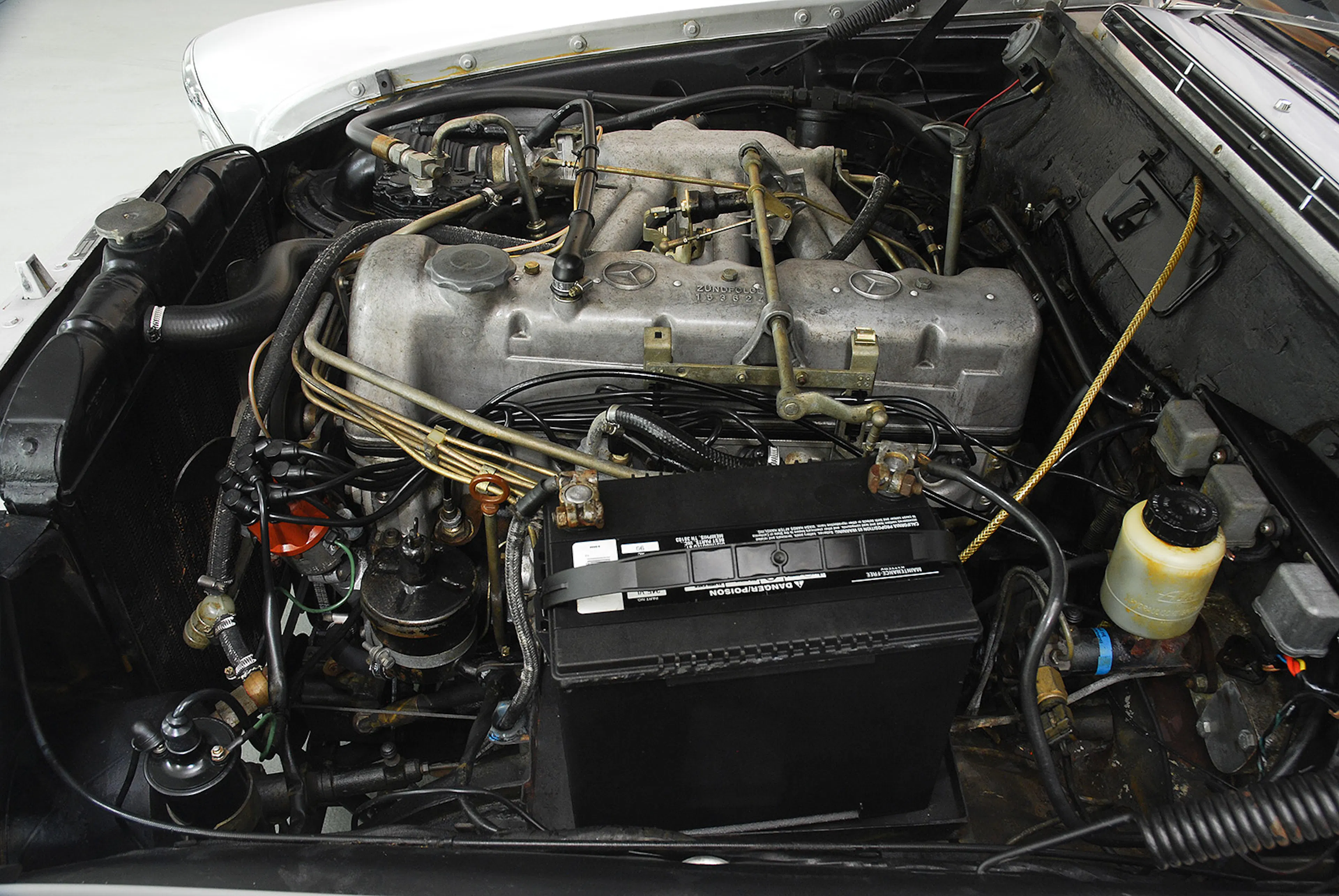 1963 Mercedes-Benz 220SEb 2dr Coupe Courtesy of Hyman Ltd.