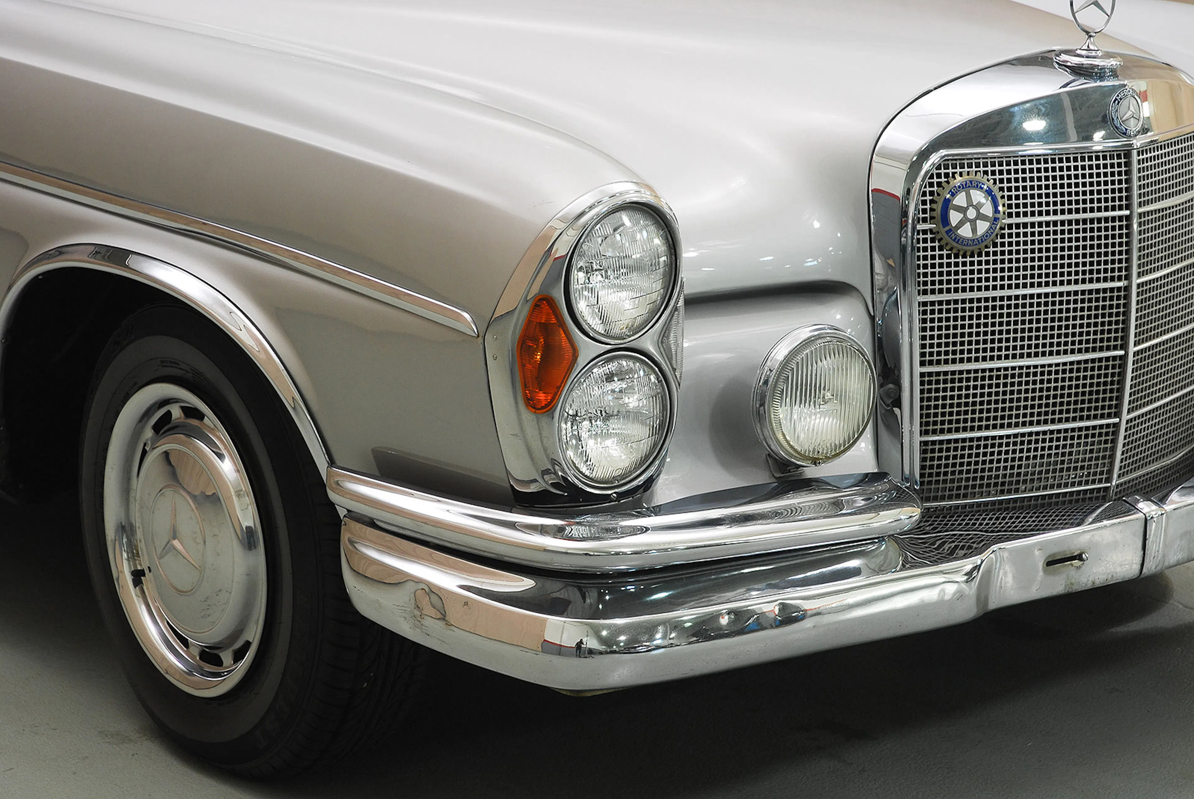 1963 Mercedes-Benz 220SEb 2dr Coupe Courtesy of Hyman Ltd.