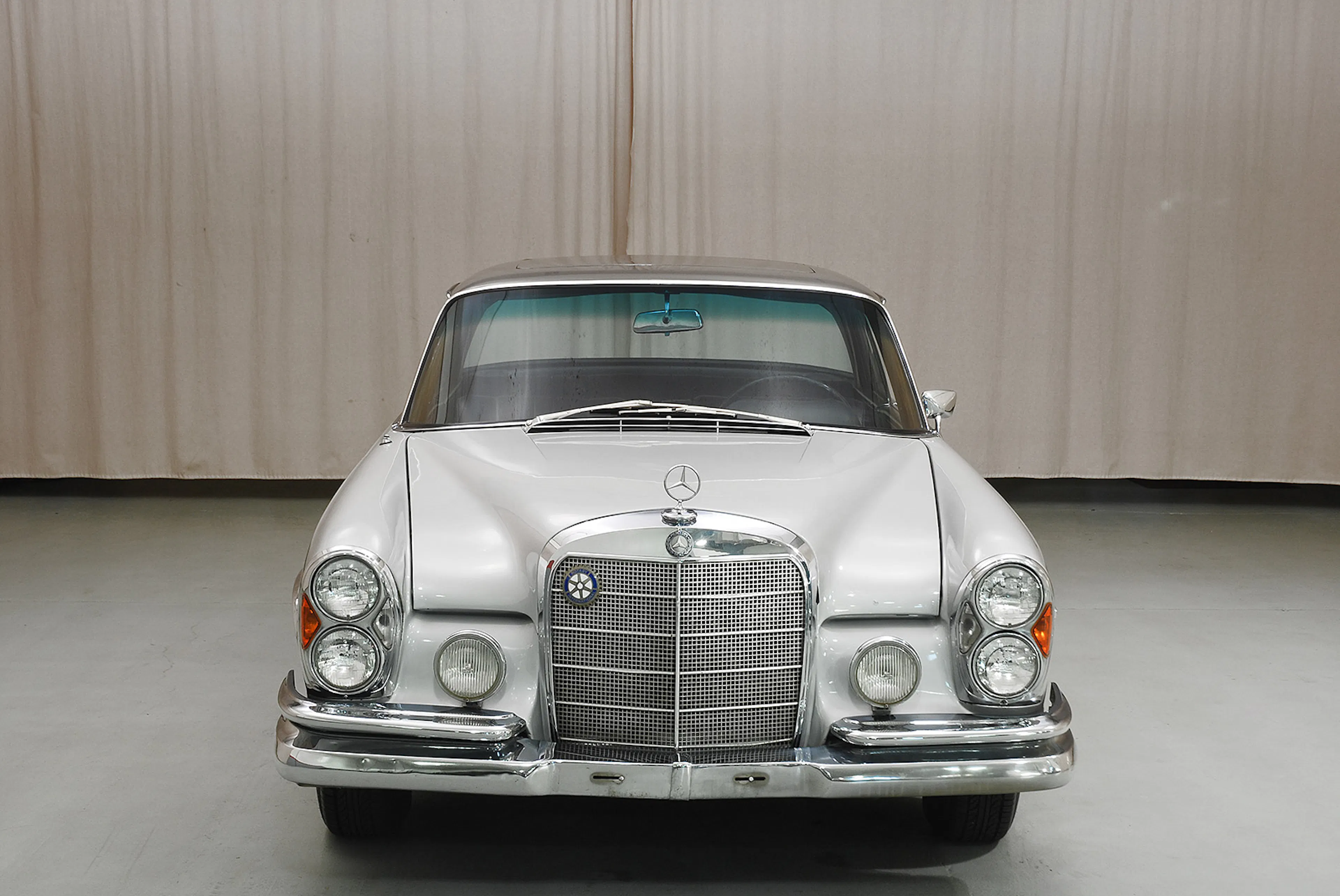 1963 Mercedes-Benz 220SEb 2dr Coupe Courtesy of Hyman Ltd.