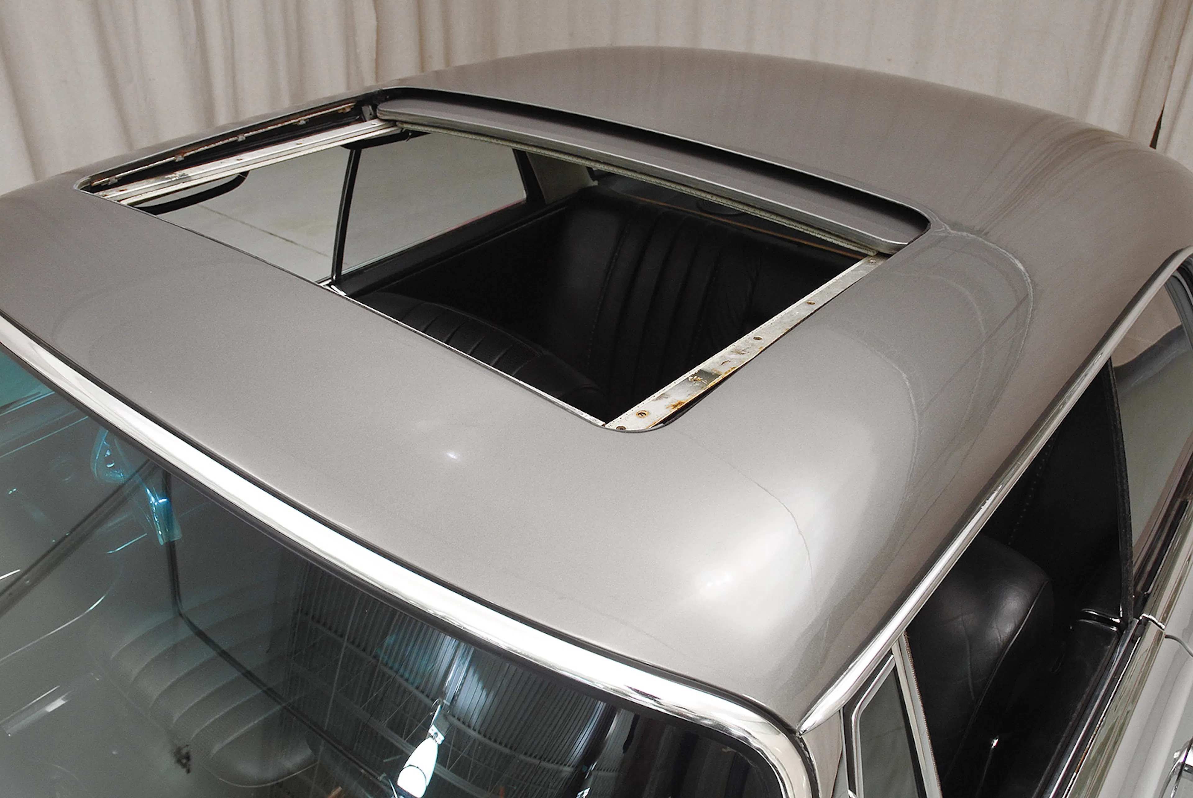 1963 Mercedes-Benz 220SEb 2dr Coupe Courtesy of Hyman Ltd.