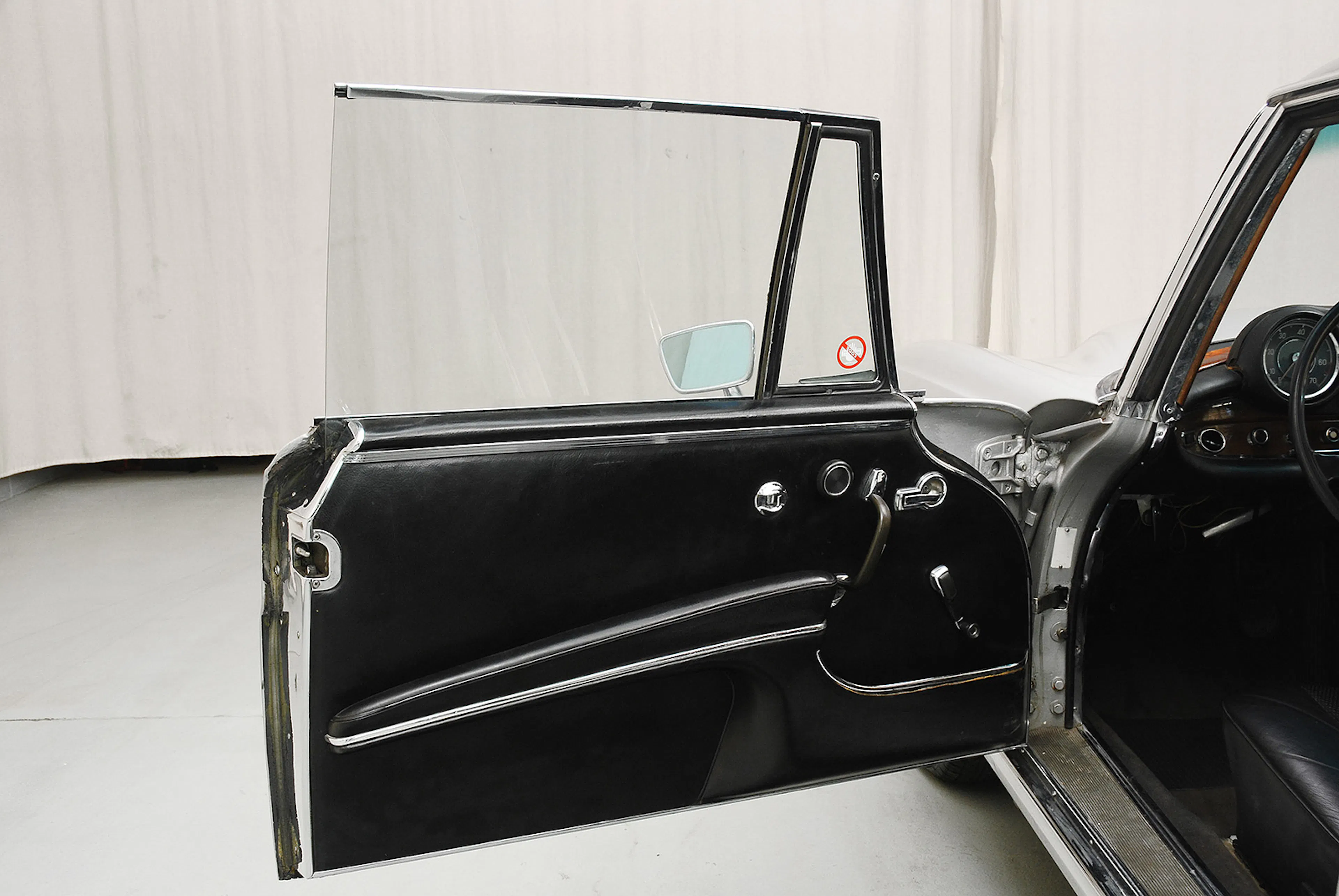 1963 Mercedes-Benz 220SEb 2dr Coupe Courtesy of Hyman Ltd.