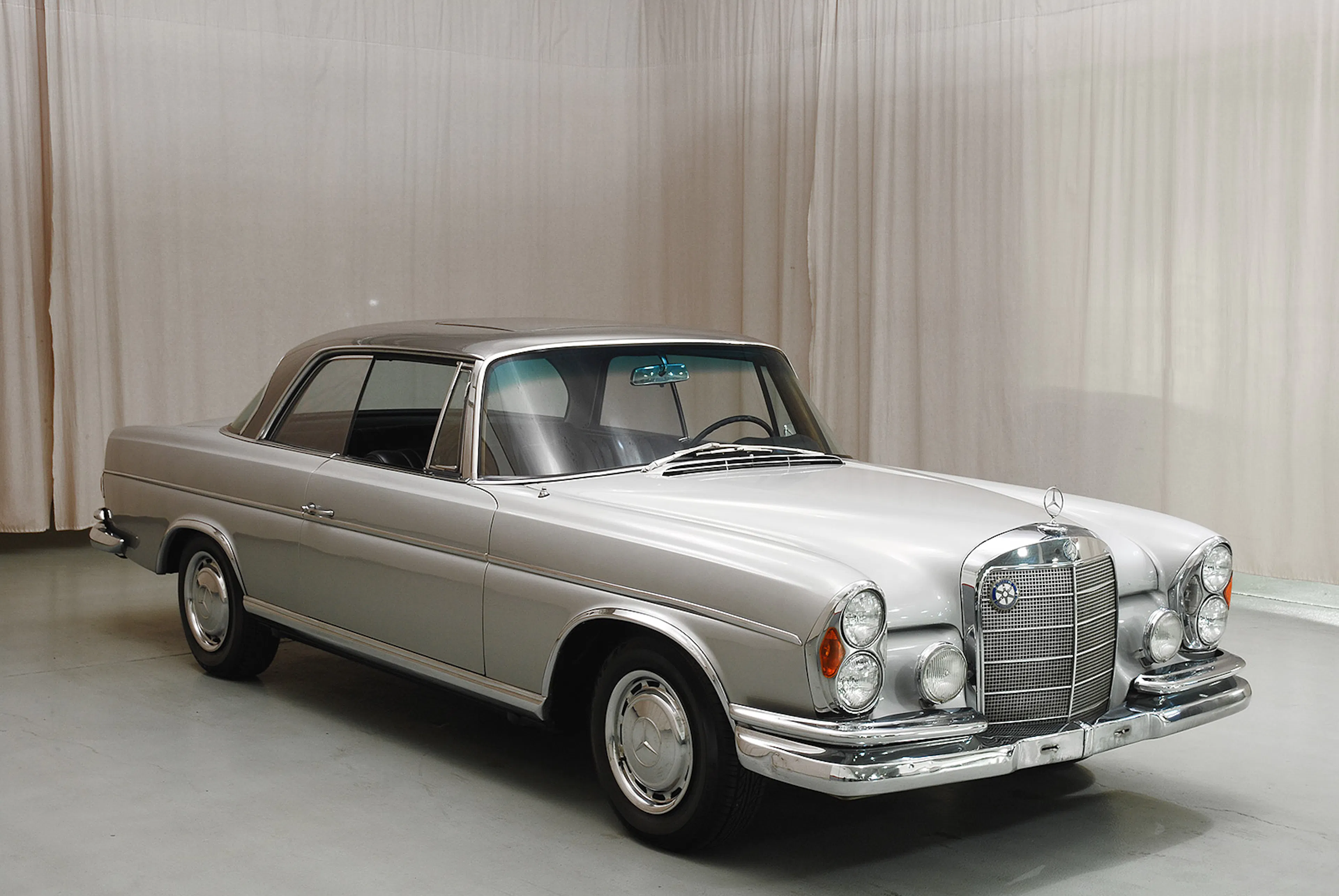 1963 Mercedes-Benz 220SEb 2dr Coupe Courtesy of Hyman Ltd.