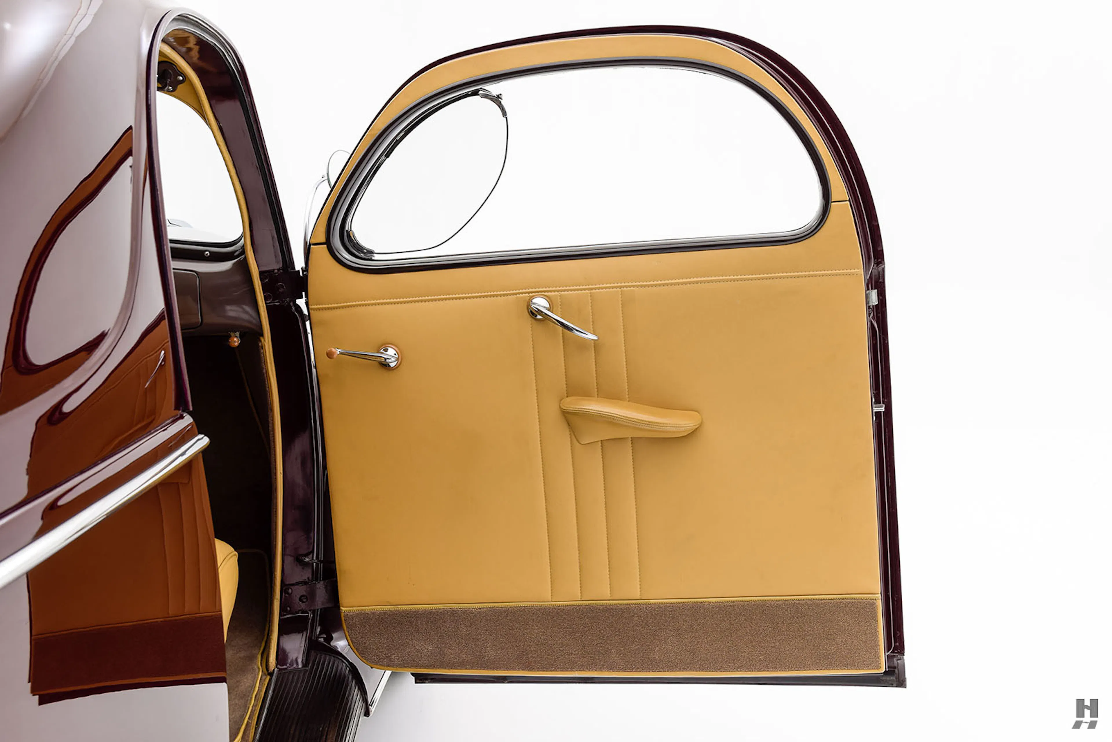 1939 Lincoln Zephyr 2dr Coupe Courtesy of Hyman Ltd.
