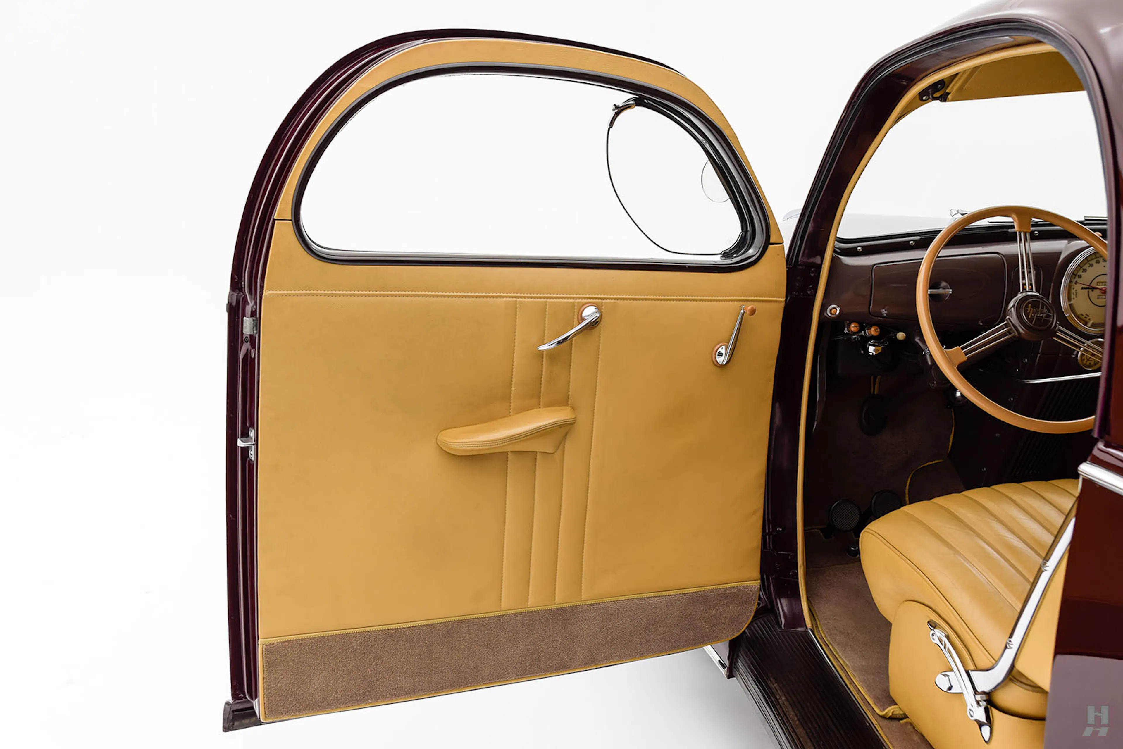 1939 Lincoln Zephyr 2dr Coupe Courtesy of Hyman Ltd.
