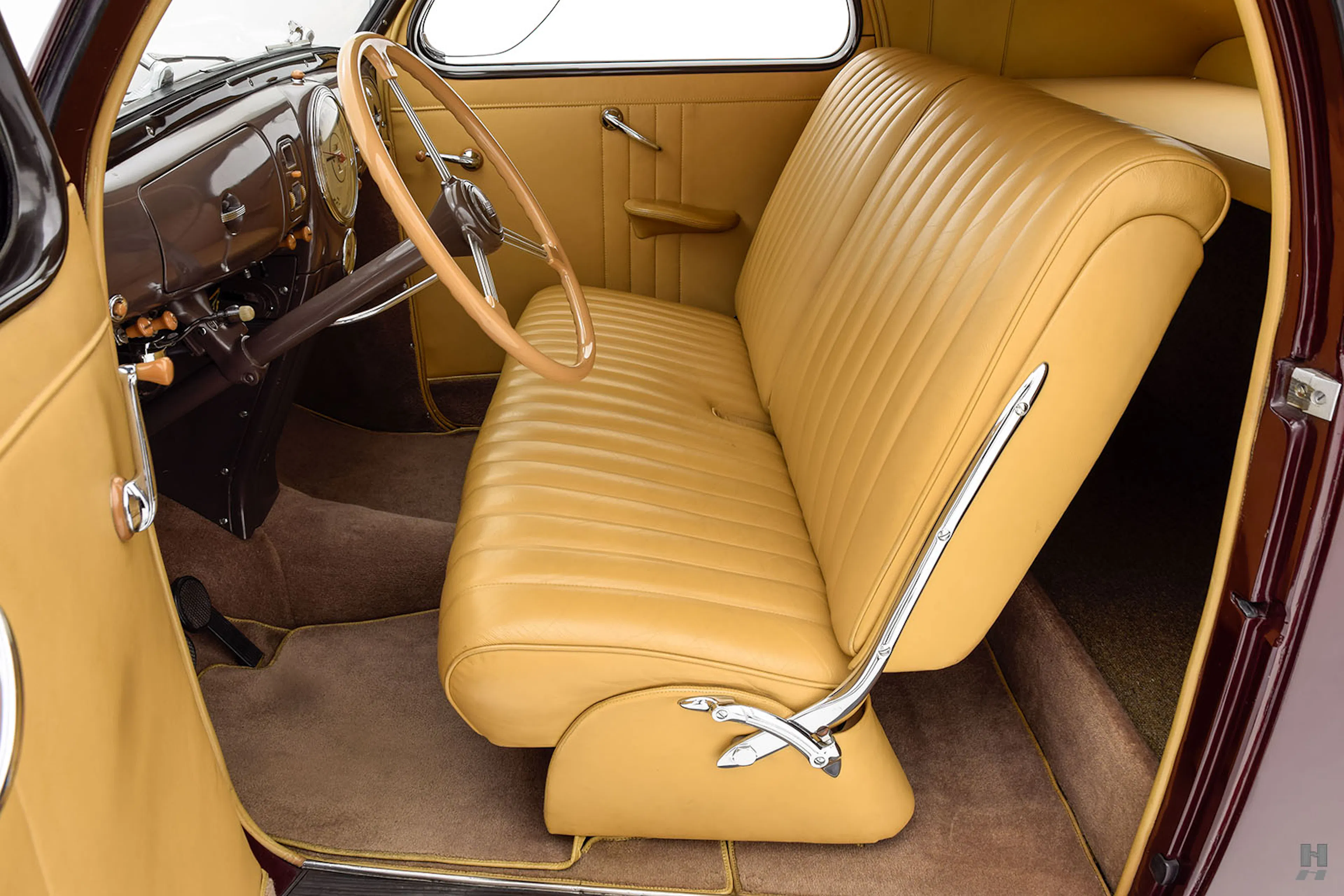 1939 Lincoln Zephyr 2dr Coupe Courtesy of Hyman Ltd.
