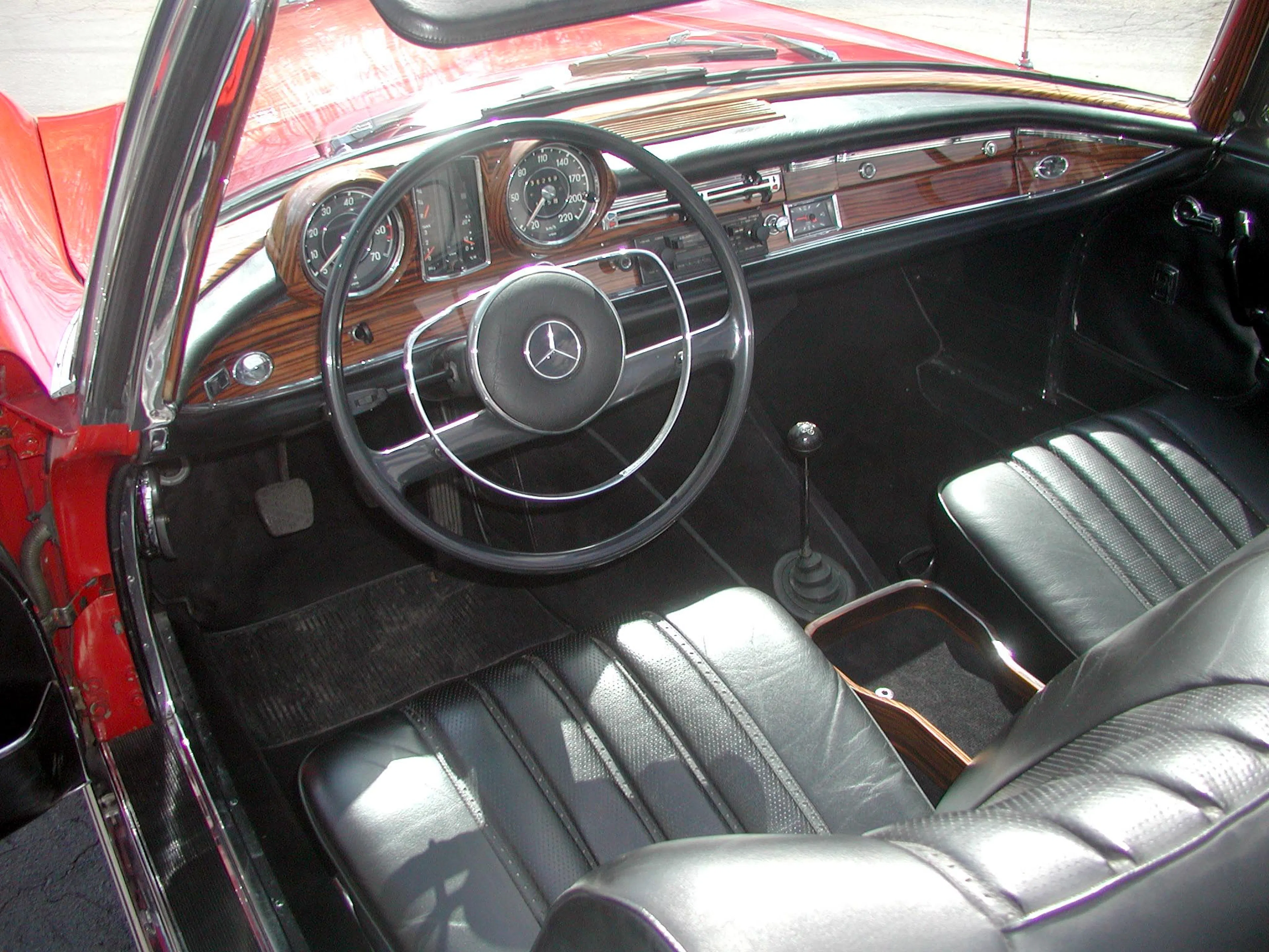 1965 Mercedes-Benz 300SE Base