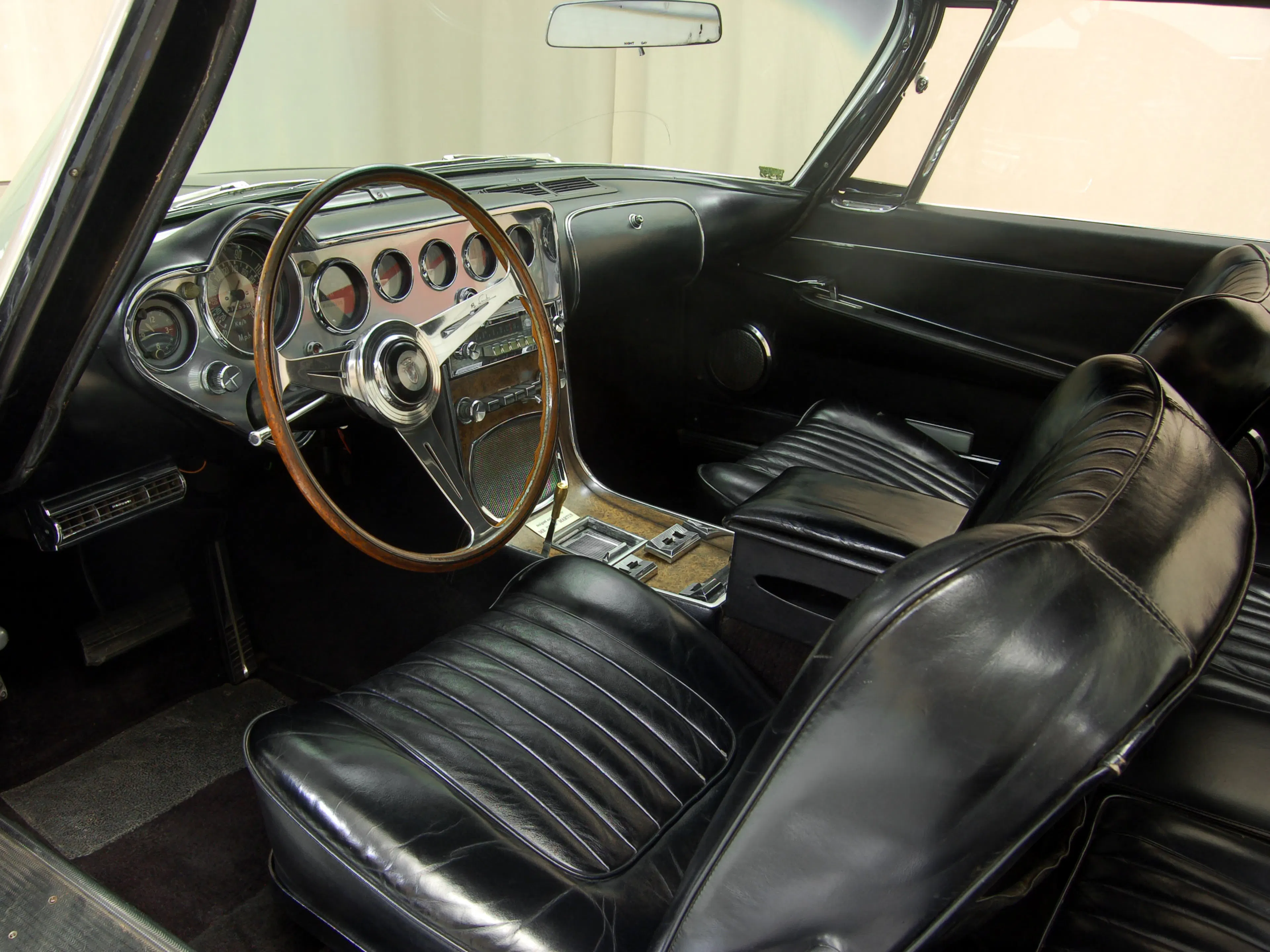 1962 Dual-Ghia L6.4 Base