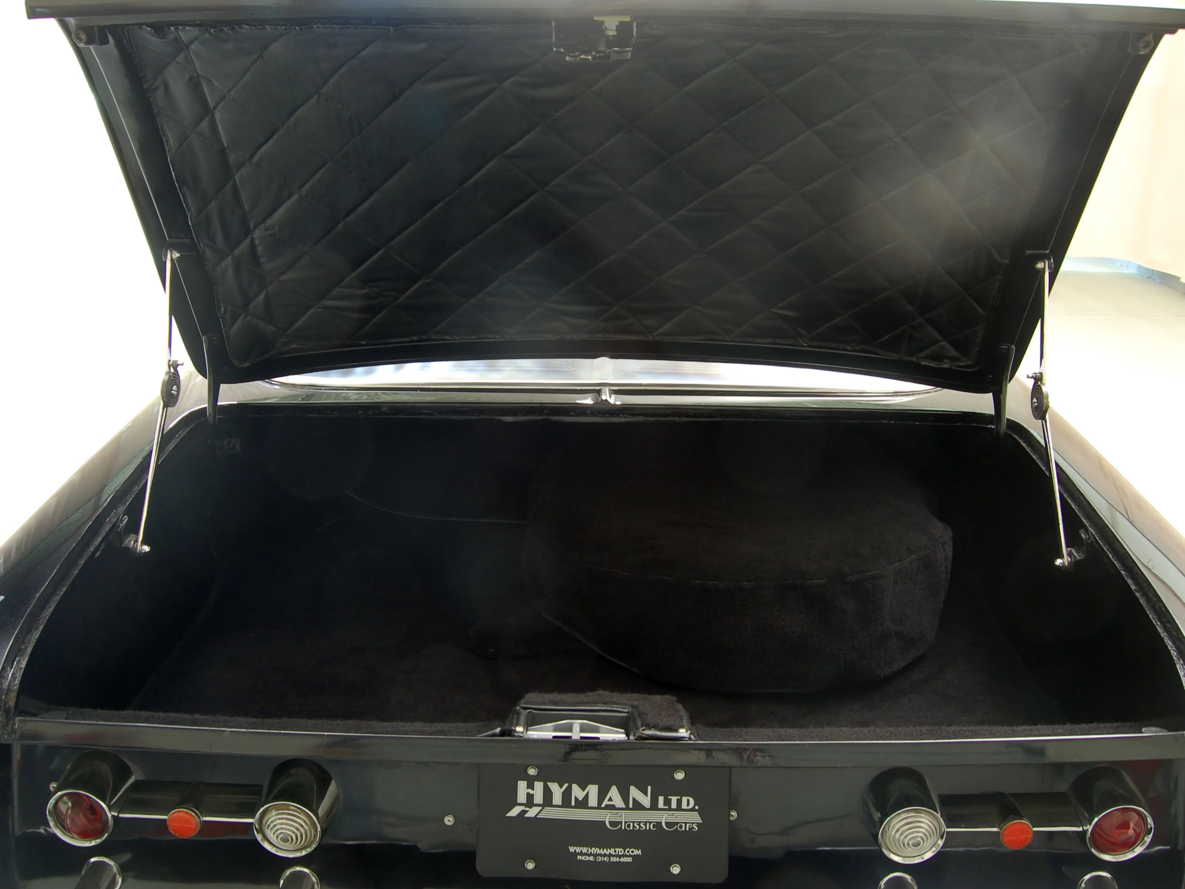 1962 Dual-Ghia L6.4 Base