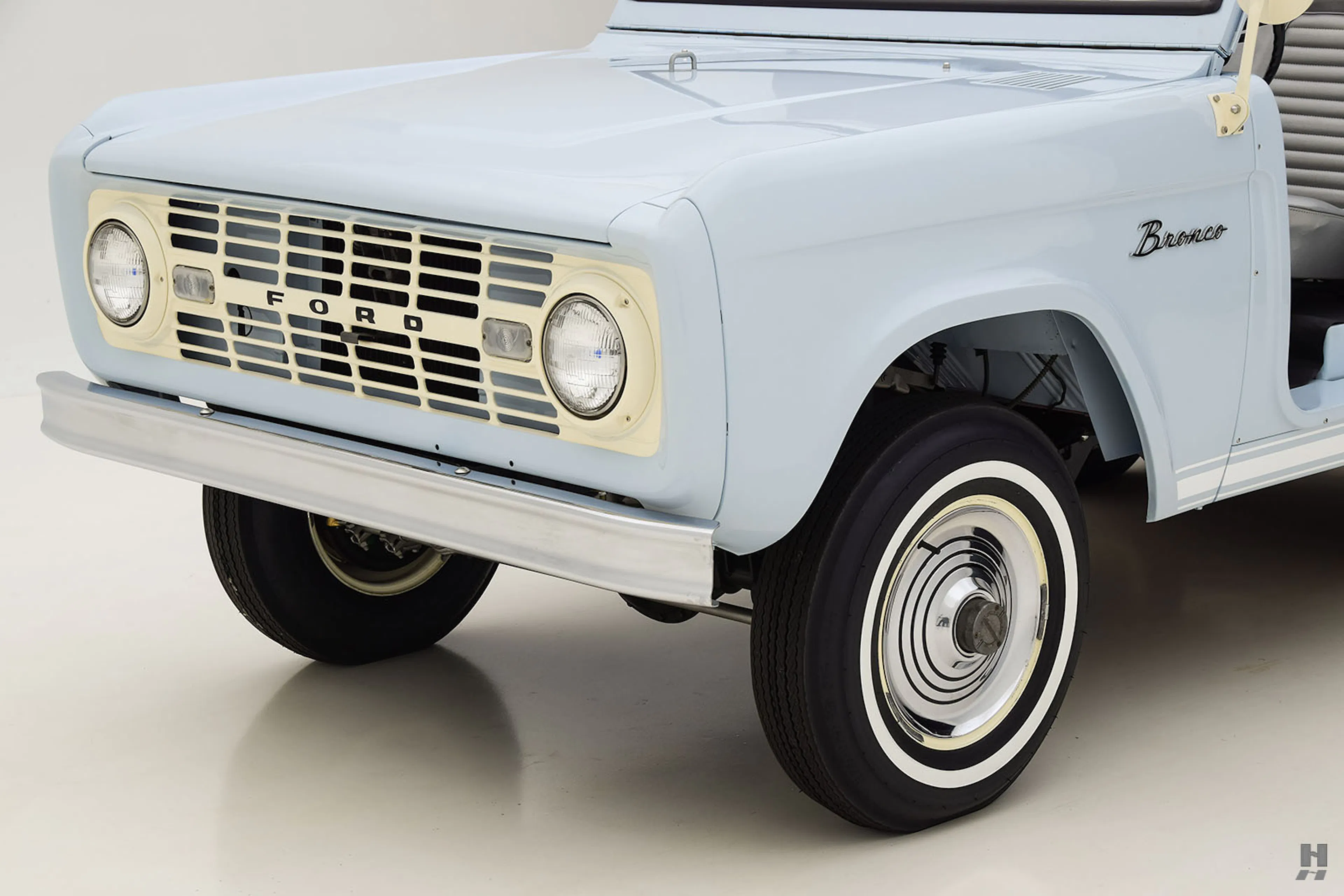 1966 Ford Bronco 2dr Roadster 4x4 Courtesy of Hyman Ltd.