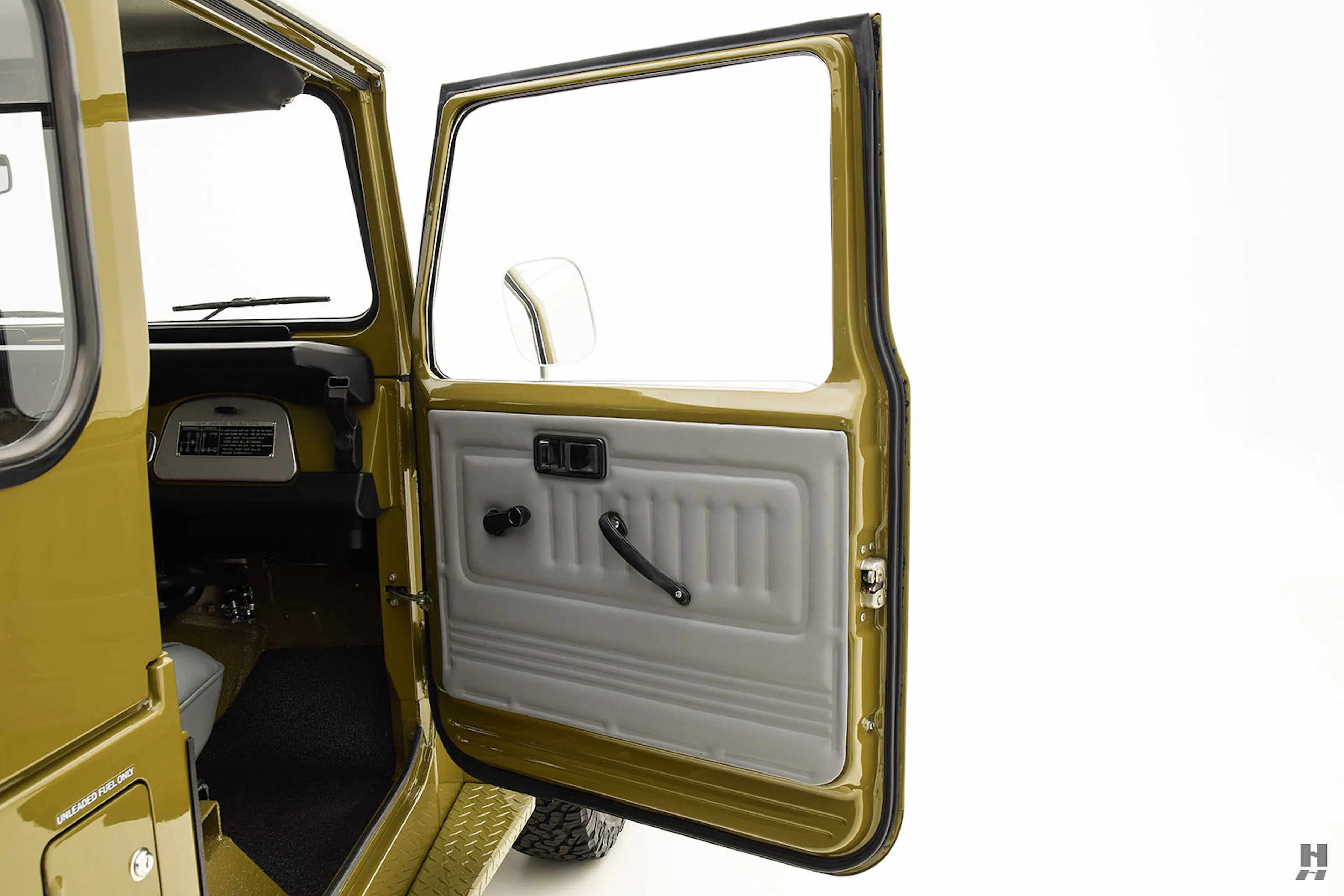 1979 Toyota Land Cruiser FJ40V 2dr Hardtop 4x4 Courtesy of Hyman Ltd.