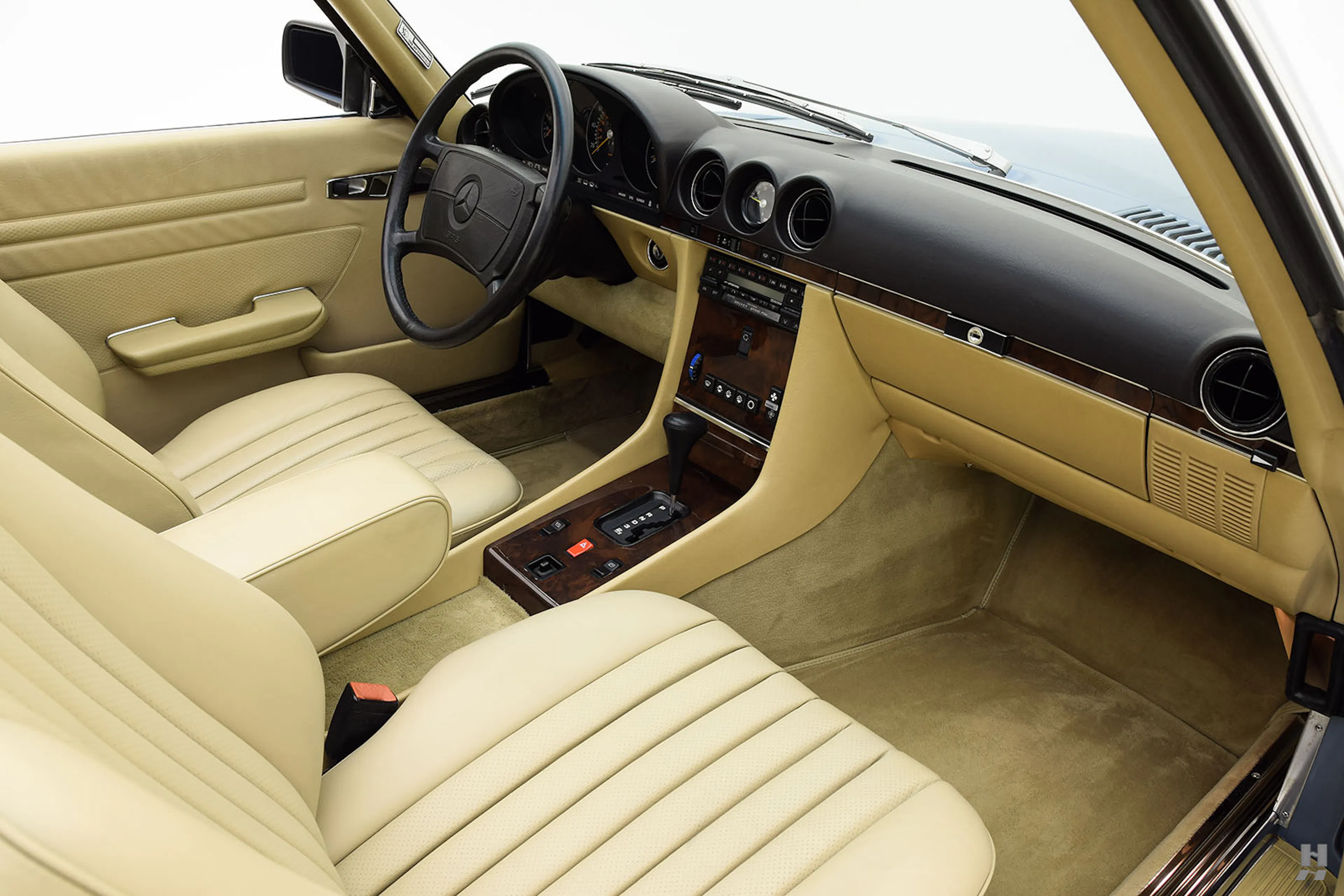 1987 Mercedes-Benz 560SL 2dr Roadster Courtesy of Hyman Ltd.