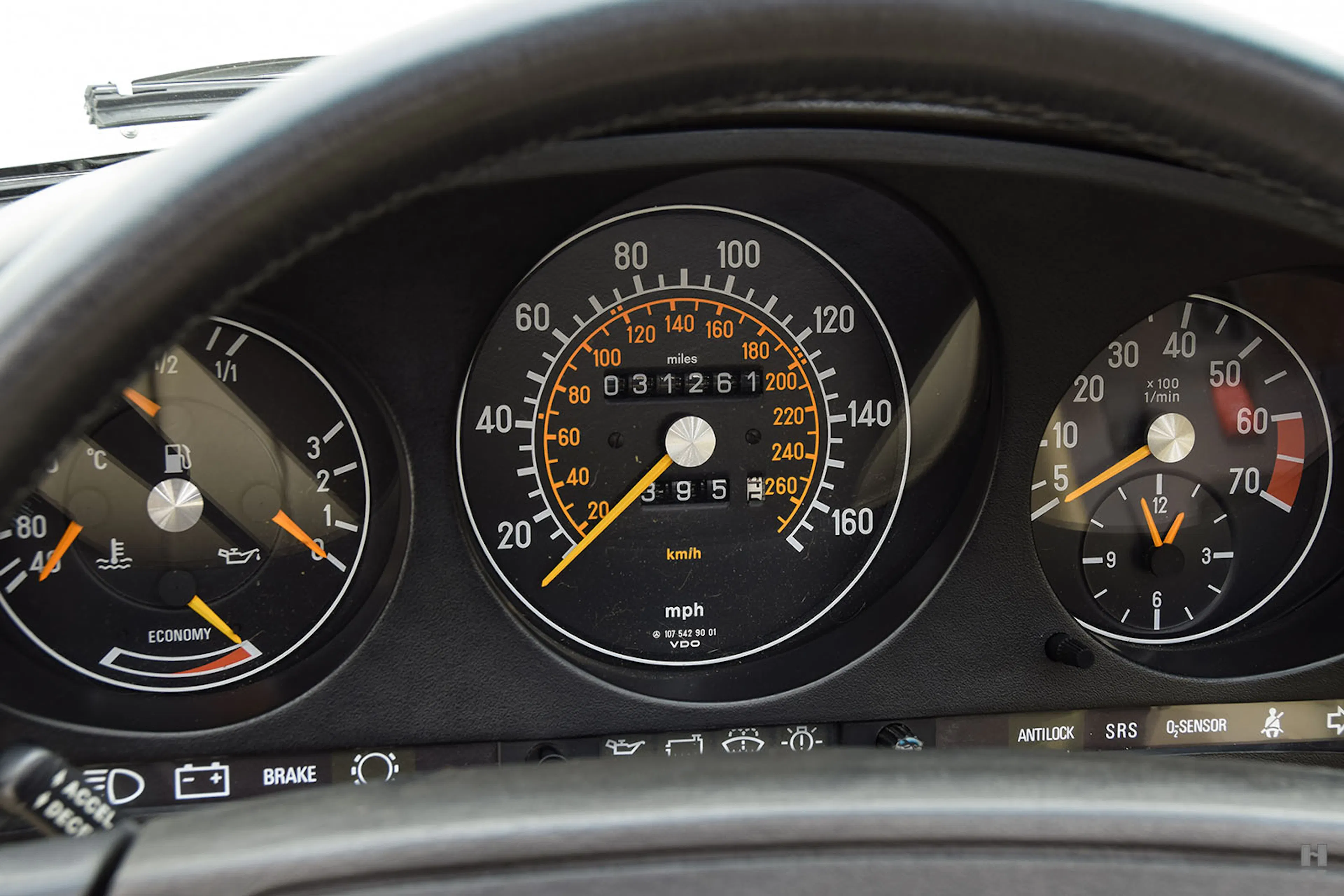 1987 Mercedes-Benz 560SL 2dr Roadster Courtesy of Hyman Ltd.