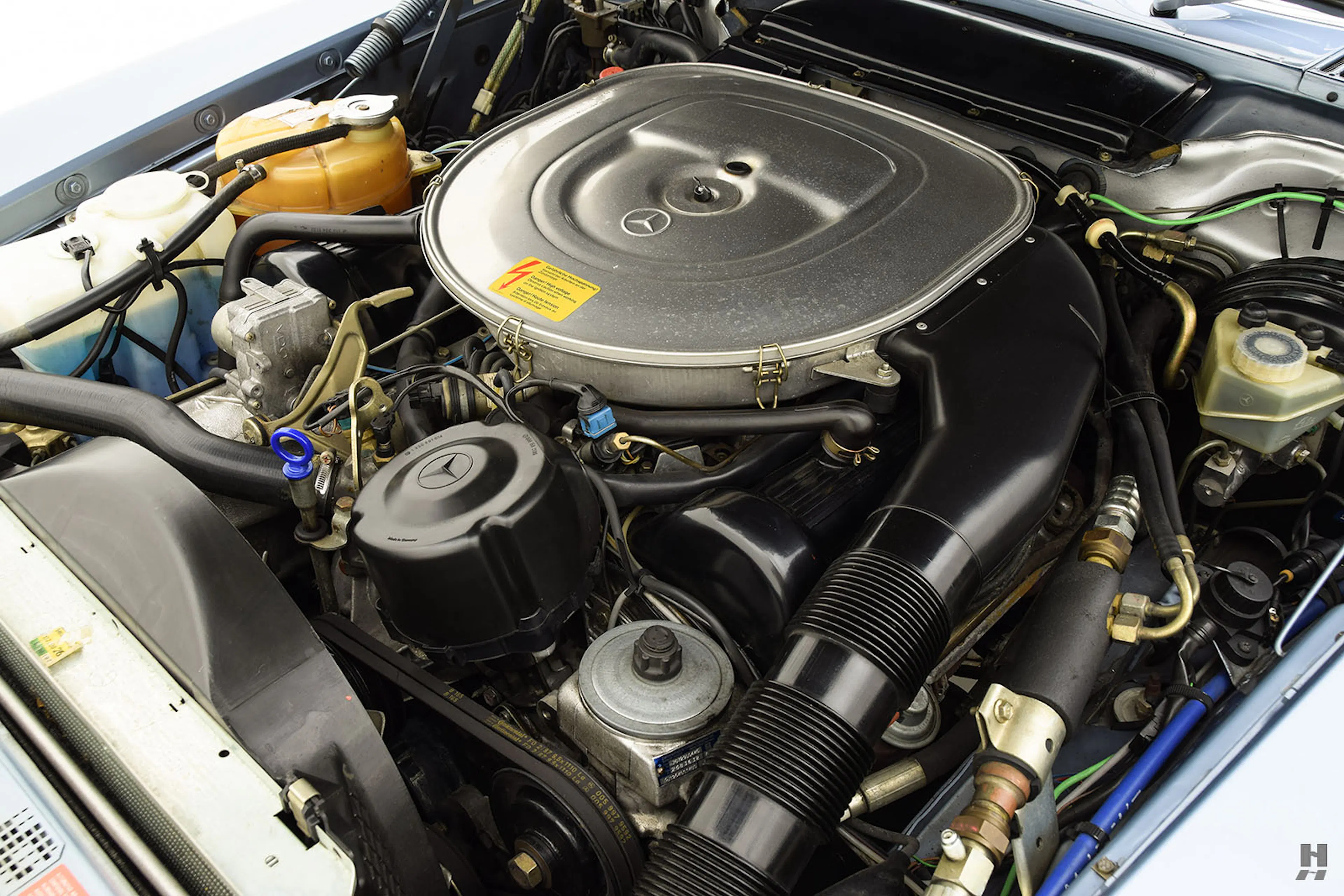 1987 Mercedes-Benz 560SL 2dr Roadster Courtesy of Hyman Ltd.